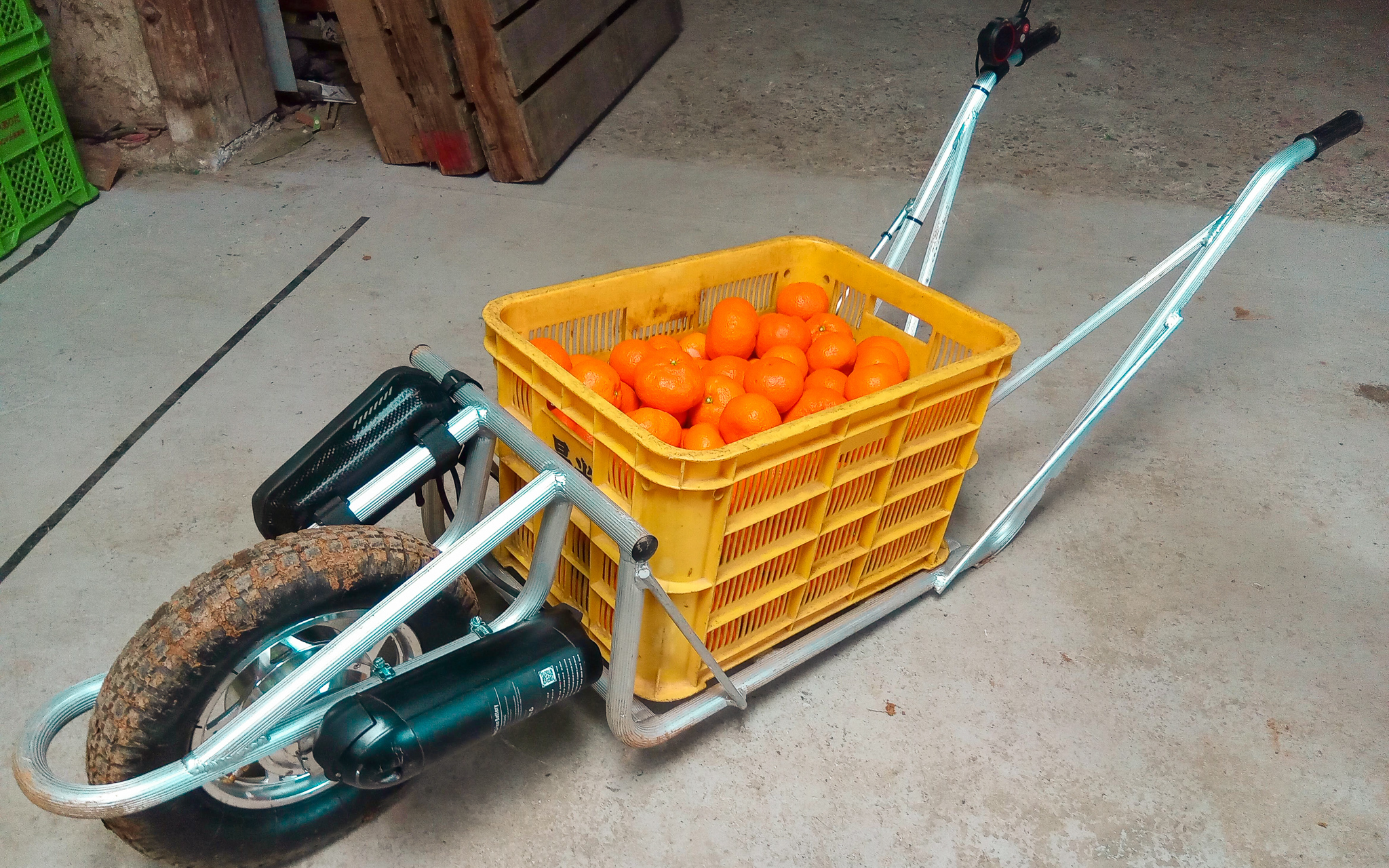 農家様の一輪車を電動化できる E Cat Kit 汎用クローラ販売ショップ Cuborex