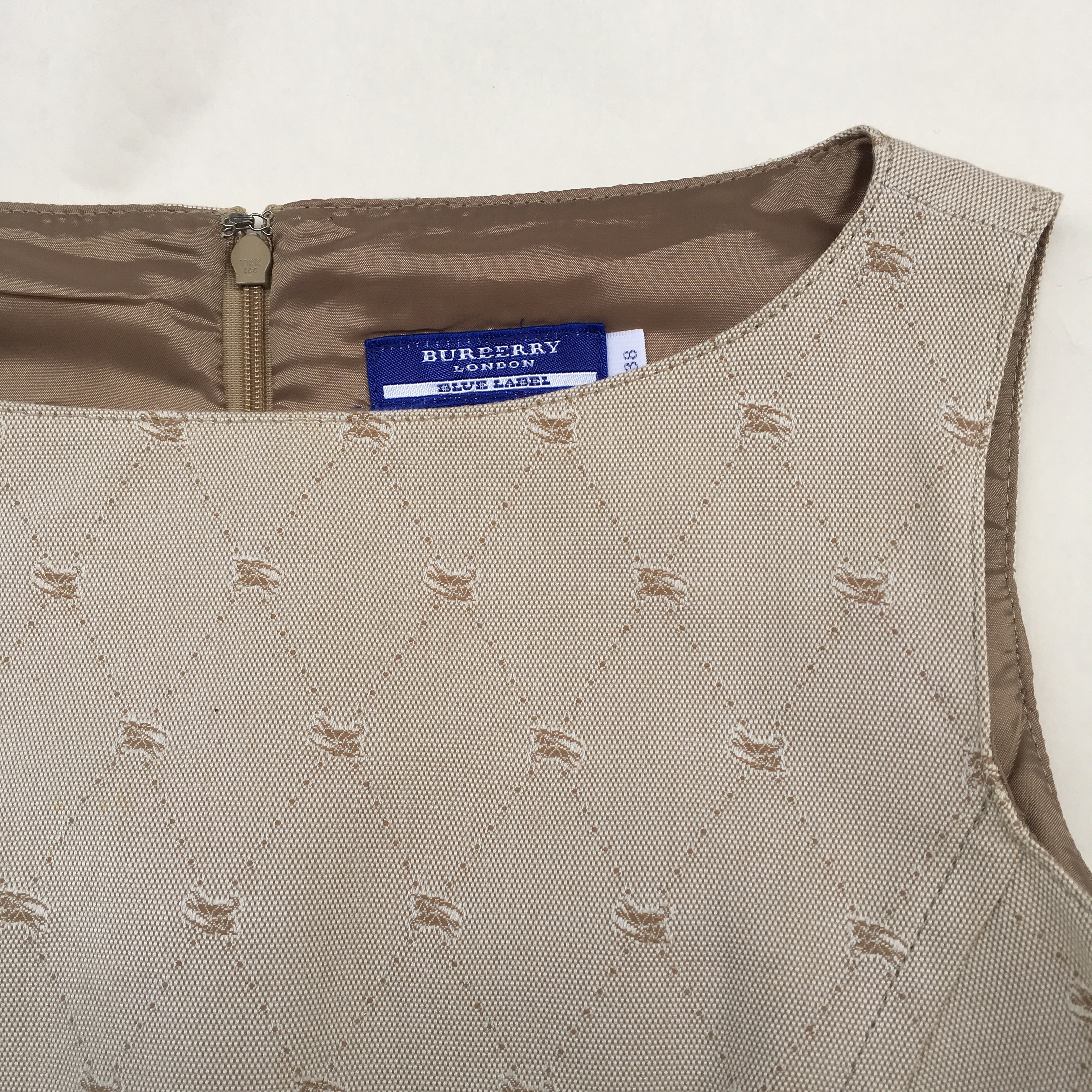 Burberry Sleeveless Tight One Piece 古着 バーバリーブルーレーベル ノースリーブタイトワンピース Rilou リル Burberry Sleeveless Tight One Piece 古着 バーバリーブルーレーベル ノースリーブタイトワンピース Rilou リル