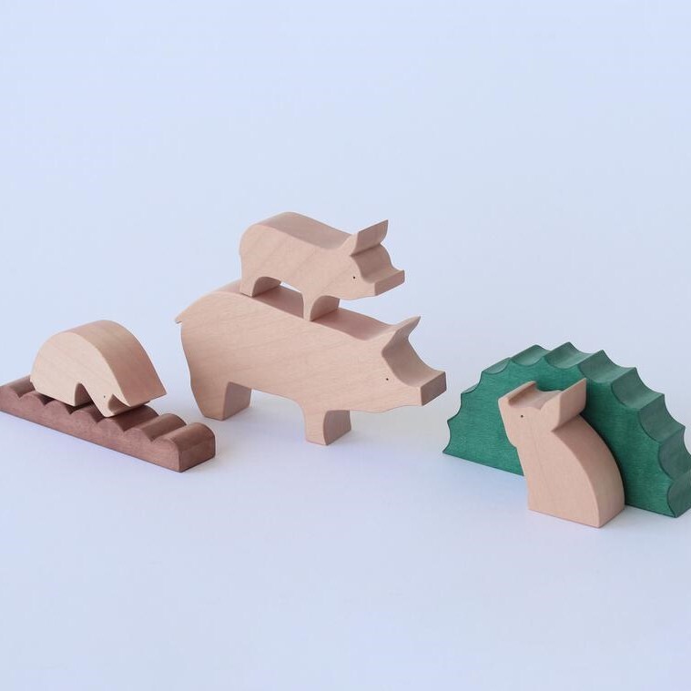 木製 ぶたファミリー 動物のつみき Wooden Little Pigs Family Of Piglets Redbarbatum Primii