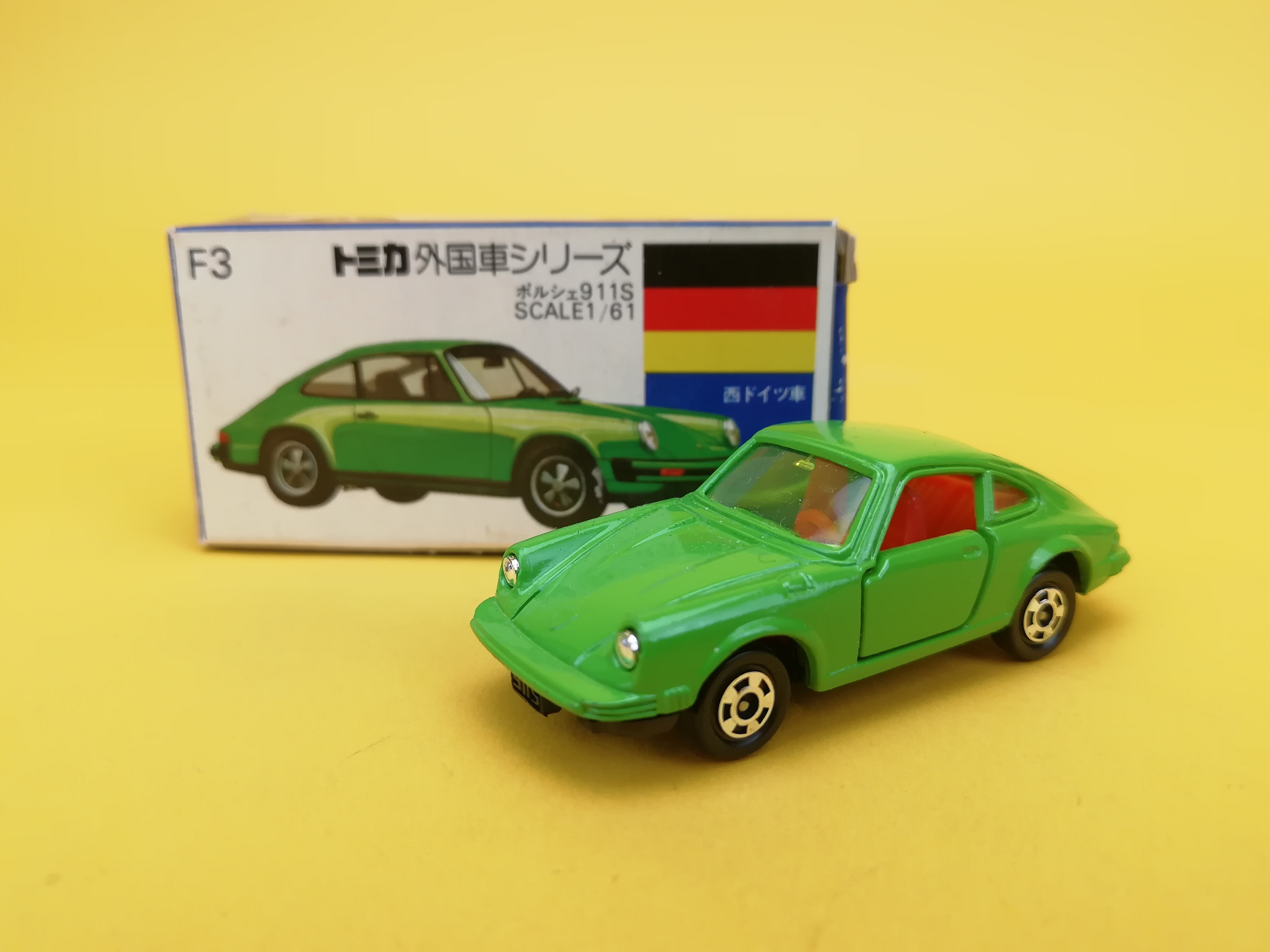 青箱 トミカ F3 ポルシェ911s 黄緑 外国車シリーズ トイズキング レトロ館