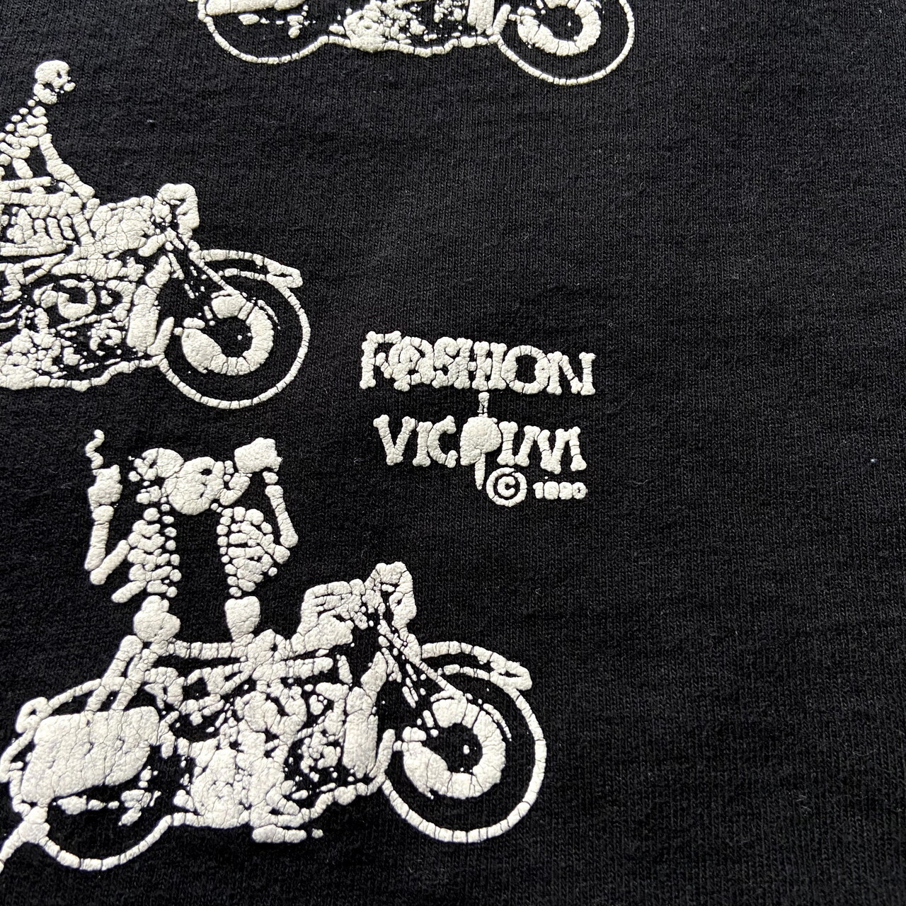 90年代 Fashion Victim スカルバイク エロ 四十八手 総柄発泡プリントtシャツ メンズxl相当 古着 ファッションヴィクティム ファニーtシャツ 90s ビンテージ ヴィンテージ 両面プリント ブラック 黒 Tシャツ Vtg Cave 古着屋 公式 古着通販サイト