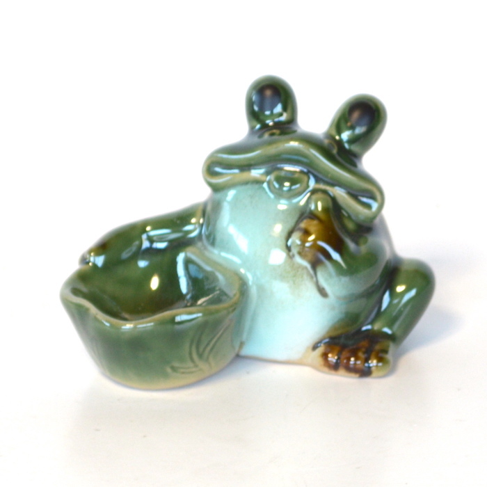 陶器 蓮鉢持ち蛙 カエル お金がかえる 幸運 インテリア 置物 かわいい 風水 幸運 Js87 三和ポチット