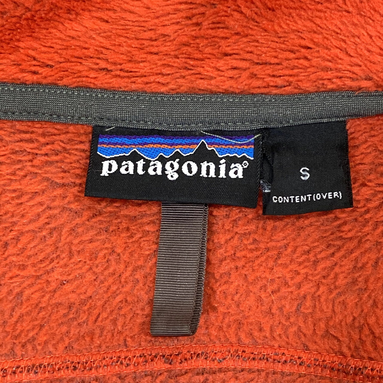 02年製 ポルトガル製 Patagonia パタゴニア レギュレーター R2 Polartec フリースジャケット オレンジ メンズs 古着 アウトドアジャケット Cave 古着屋 公式 古着通販サイト