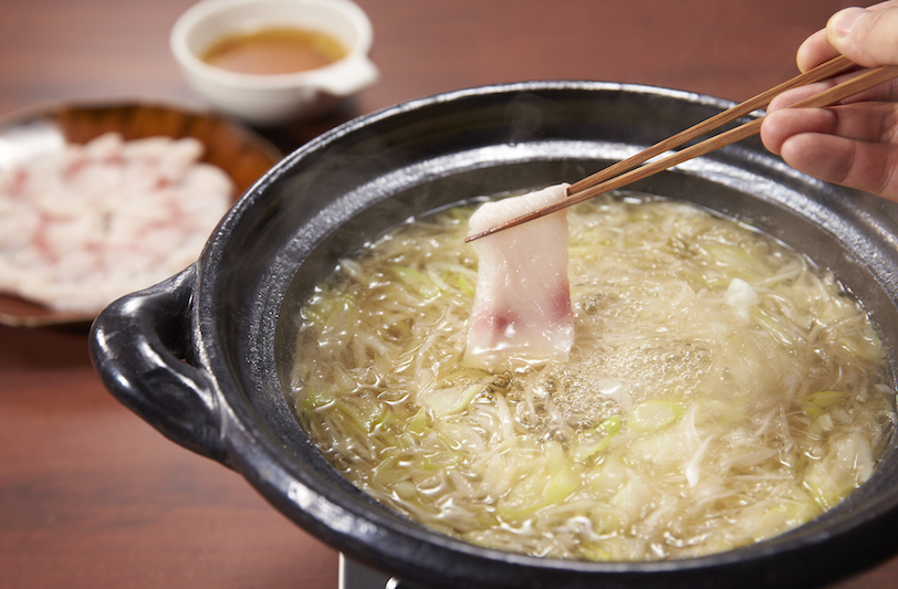 お客様から こんなに美味しいの 知らなかった と大好評 舌の上でとろける甘み 生メカジキのブロック 約１kg お刺身に しゃぶしゃぶに ステーキに 生の鮮魚屋 三陸 気仙沼 まぐろの目玉