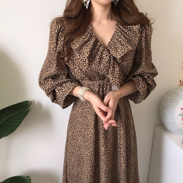 One Piece Leopard Long ワンピース ロング丈 長袖 絞り袖 Vネック フリル ヒョウ柄 レオパード柄 ハイウエスト おしゃれ キュート 大人かわいい カジュアル シック レトロ 普段使い お出かけ 女子会 ランチ デート 春秋冬 Sea Sign Post