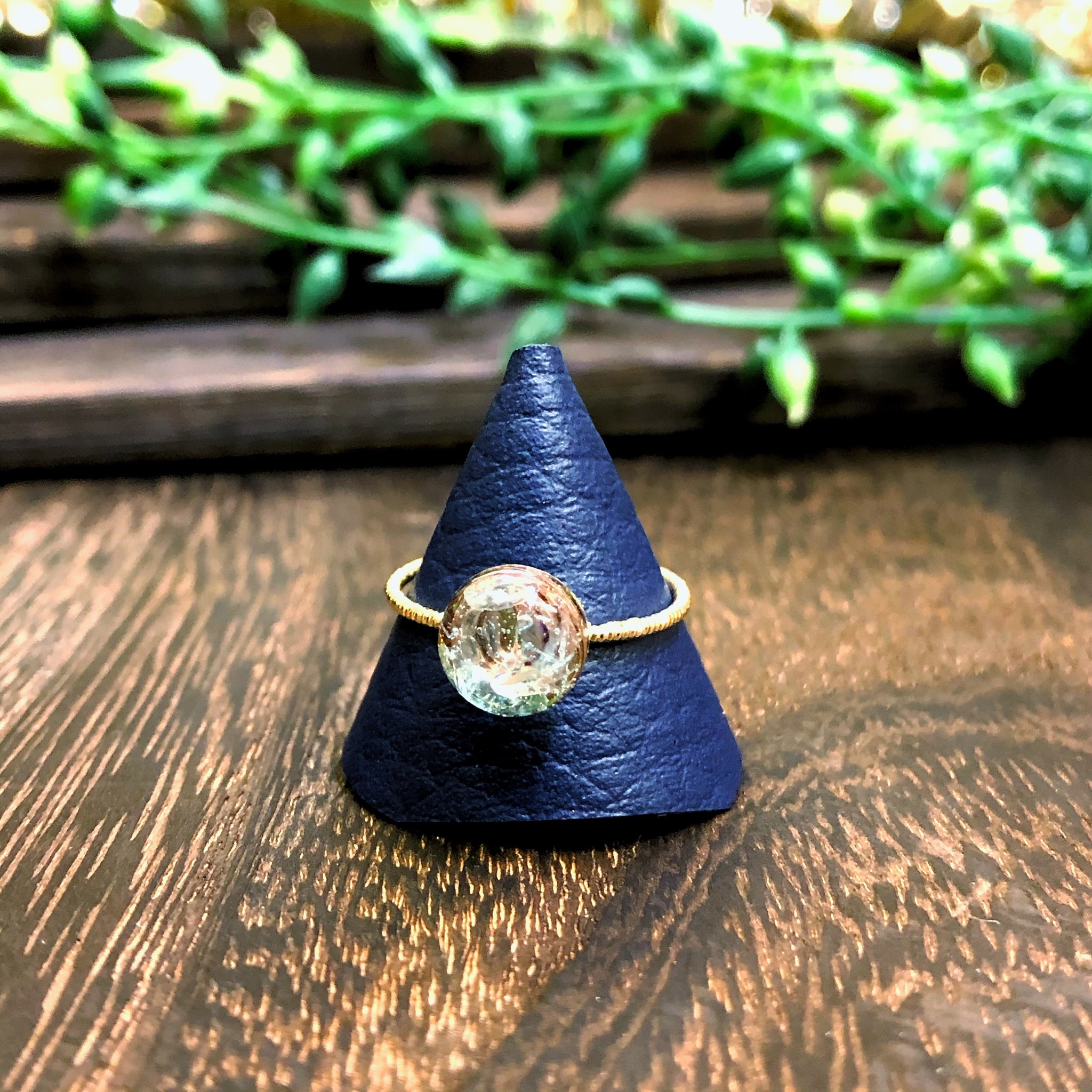 オルゴナイトリング 指輪 アパタイト 真鍮 フリーサイズ オルゴナイト 通販 天然石雑貨屋 毘殊 Bijyu