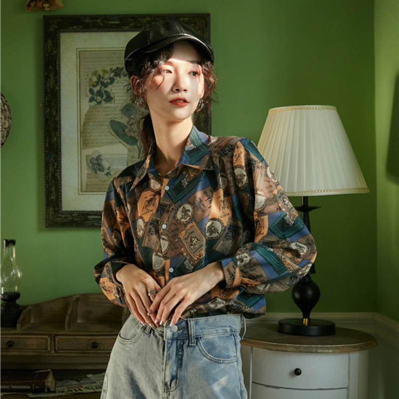 オルチャンファッション 韓国レディースファッション 6872 おしゃれシャツ 柄シャツ レトロ風 レトロシャツ 重ね着コーデ カジュアル 流行オルチャンファッション 人気のプチプラ韓国レディースファッション新作通販 Aliceholly