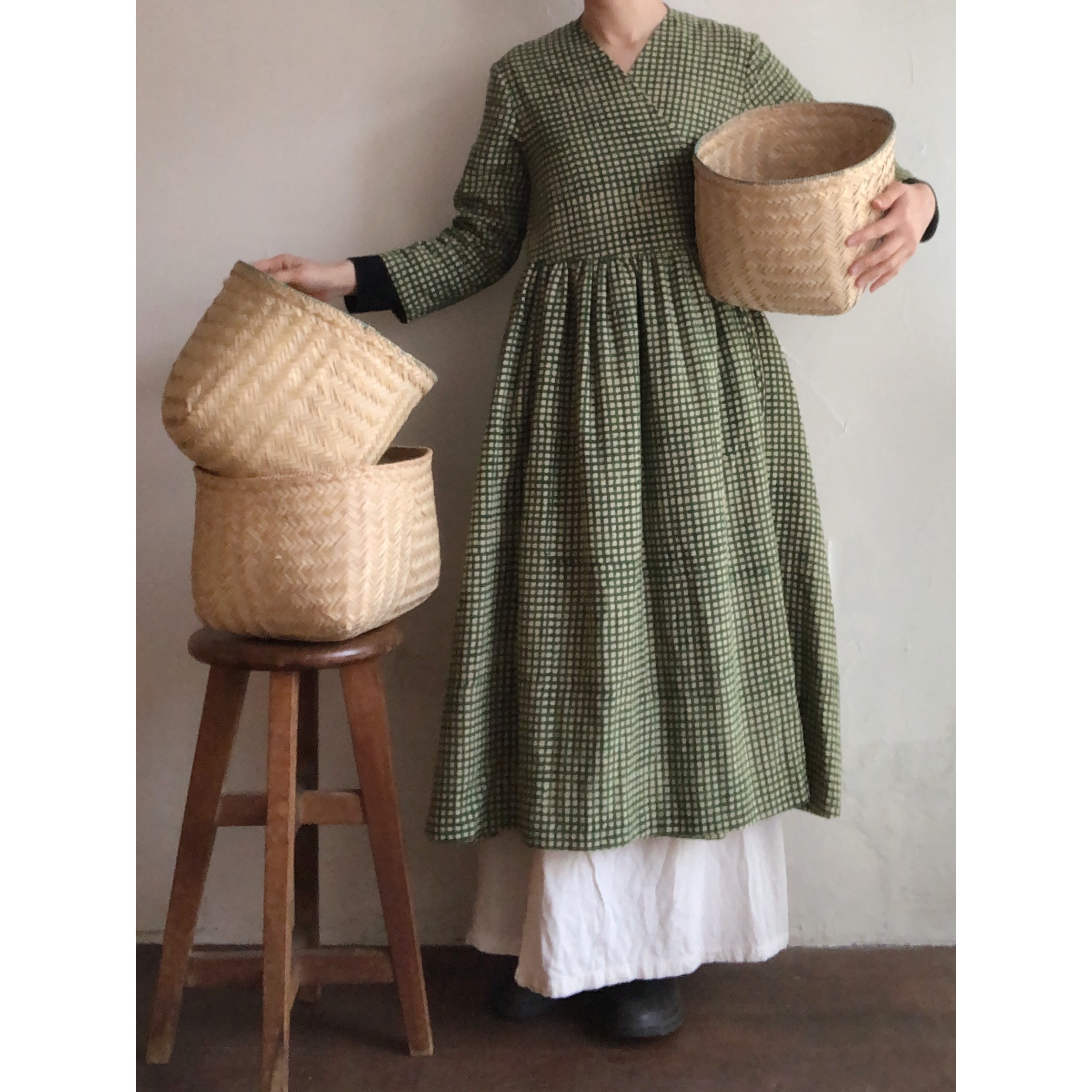 スラブコットン ギンガムチェック 緑 Mula Working Clothカシュクールワンピース インドの布 Heirloom エアルーム Clothing Fabrics