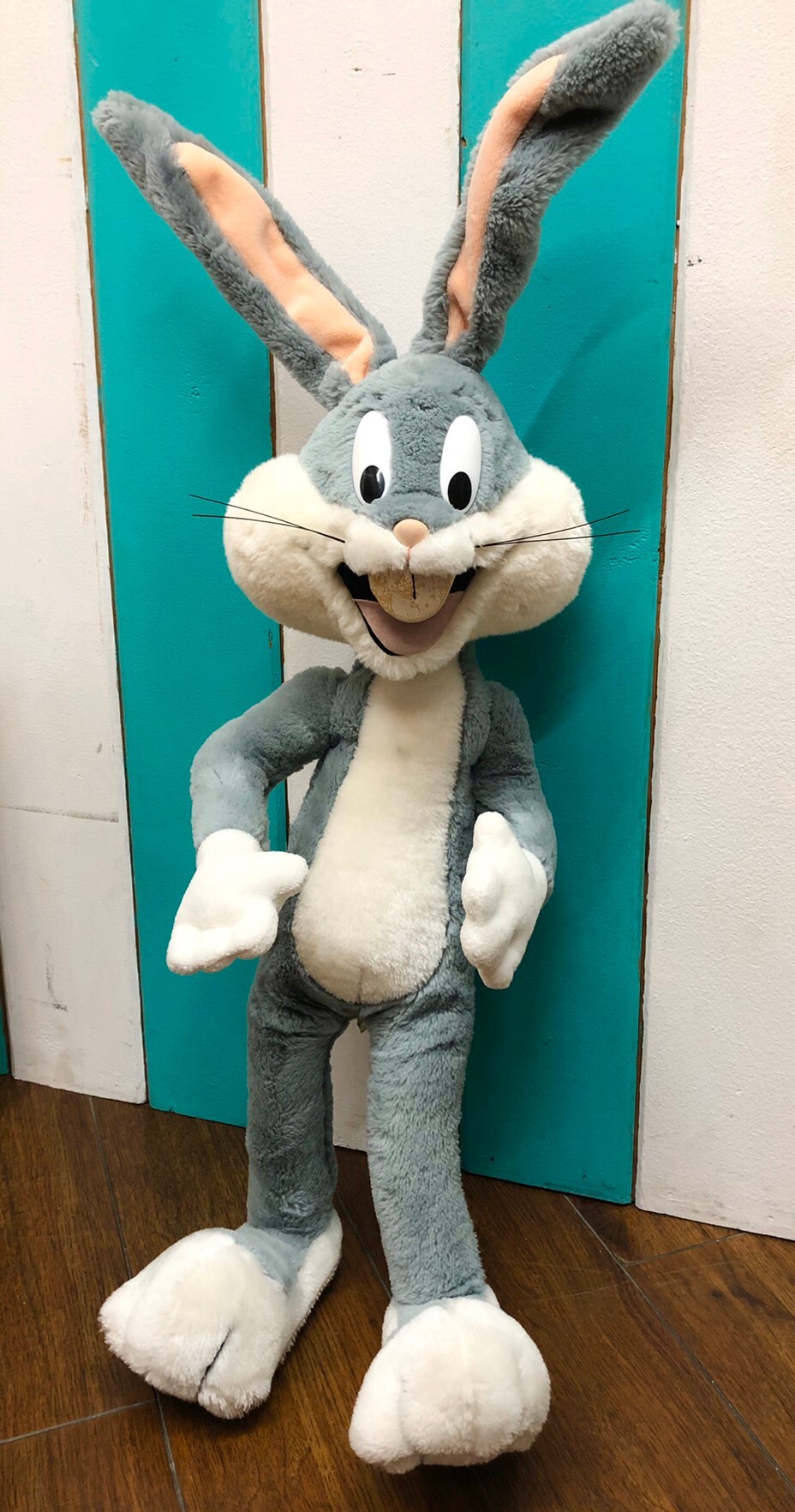 Looney Tunes Bugs Bunny Oversized Plush Toy ルーニー テューンズ バッグス バニー 特大ぬいぐるみ The Puppez E Shop ザ パペッツ松本 Webショップ