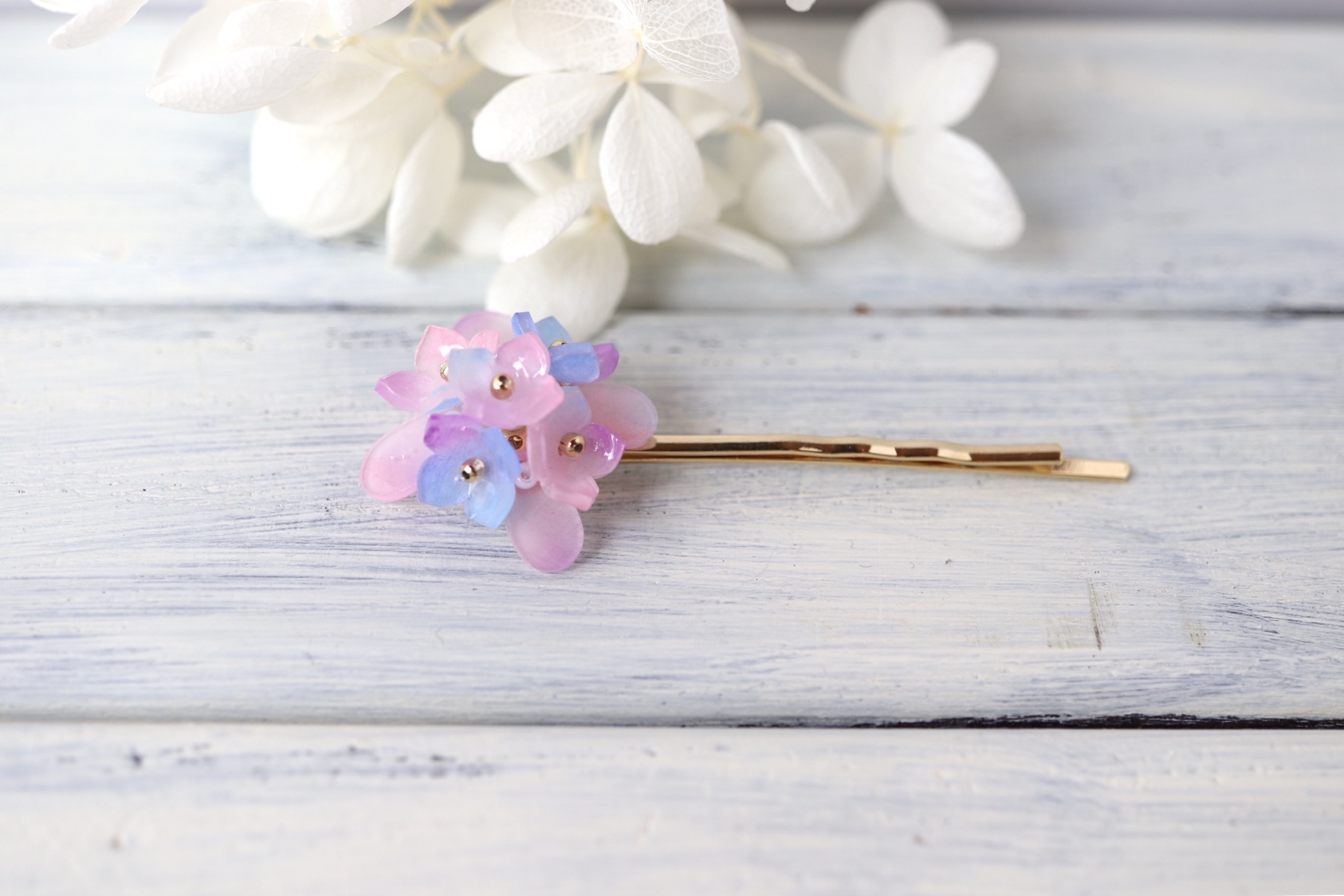 淡い色 紫陽花のヘアピン 大人可愛いハンドメイドアクセサリー ジュネ