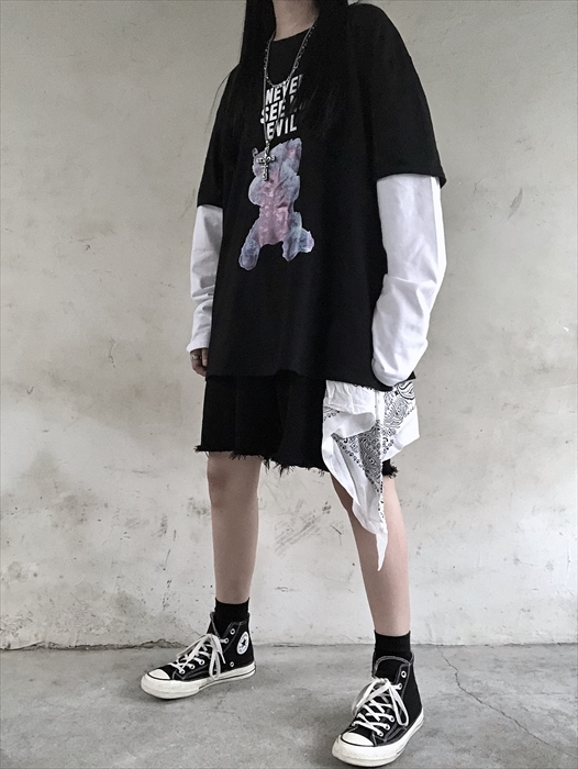 ゴスロリ ｔシャツ 長袖 レイヤー風 ビッグシルエット 病み可愛い くまキャラプリント 原宿系 ブラック ホワイト オルチャン モード系ファッション専門店 With U