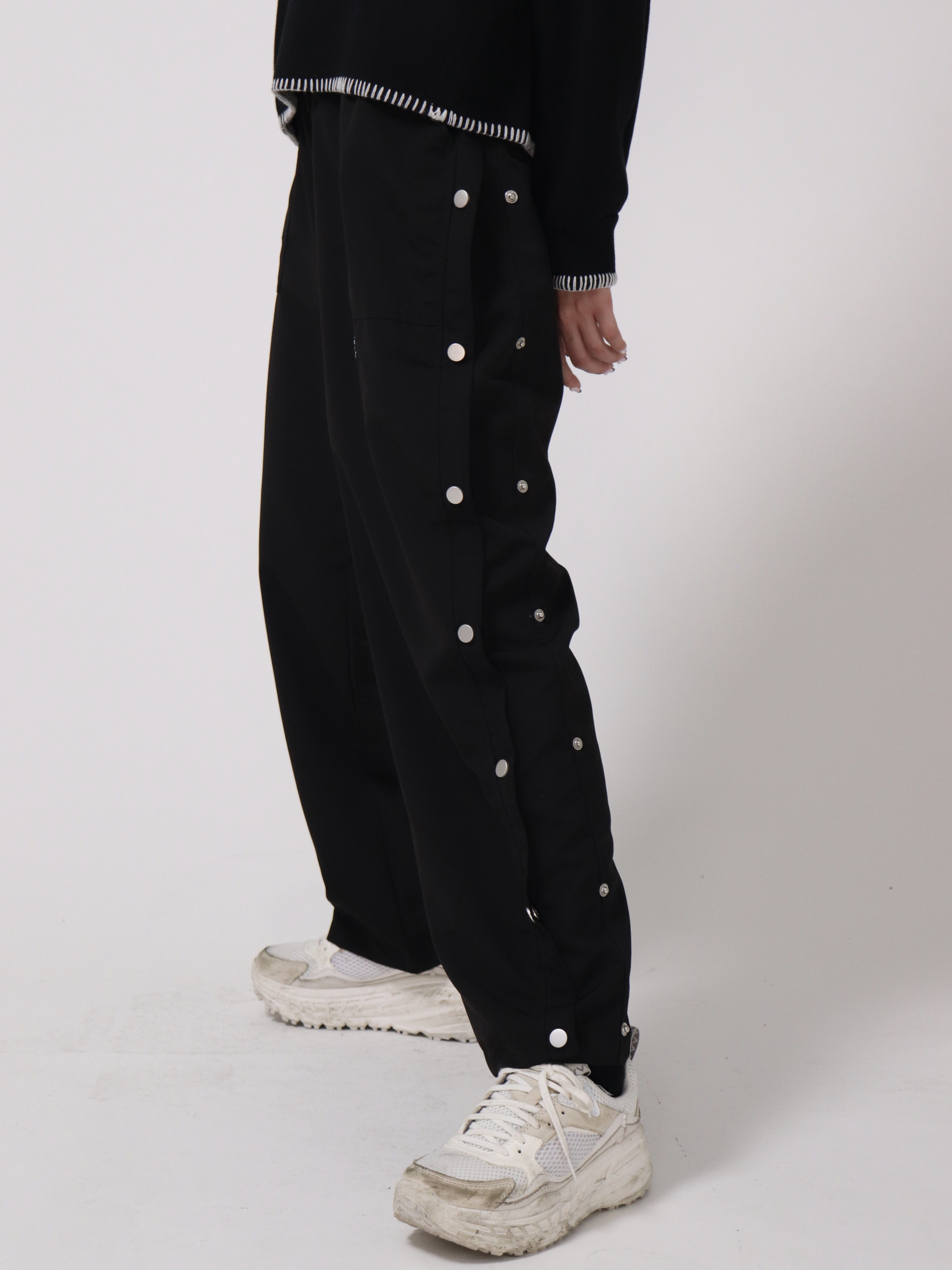 即納商品 サイドボタンワイドパンツ Aosa7 Antioldschool アンチオールドスクール 韓国ストリートファッション通販サイト メンズレディースアパレル