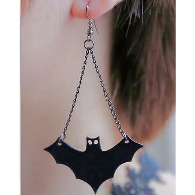 ピアス ハロウィン こうもり メンズ レディース 仮装 コスプレ 1ペア レディースの海外トレンドファッション通販サイト Kahana