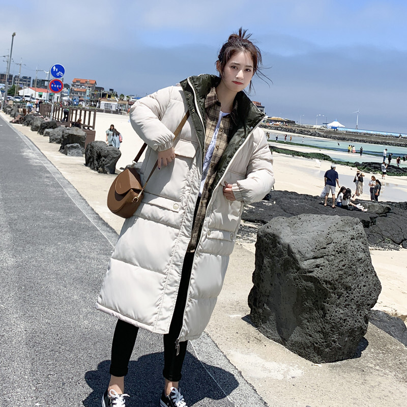 ダウンコート ダウンジャケット ロング丈 ミディアム丈 ロングダウンコート アウター コート ジャケット レディース 秋 冬 10代 20代 30代  40代 50代 バイカラー きれいめ おしゃれ もこもこ ダウン ミドル丈 大人 カジュアル コーデ 個性的 白 黒 黄 青 ツートン 無地 