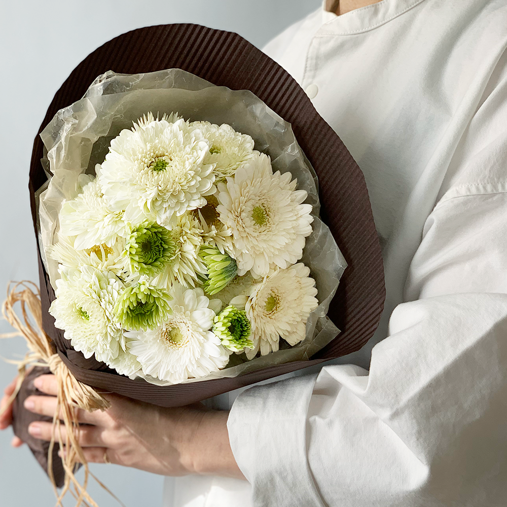 ガーベラブーケ M ホワイト よいはな Yoihana 最高品質のお花をお届けするネット通販