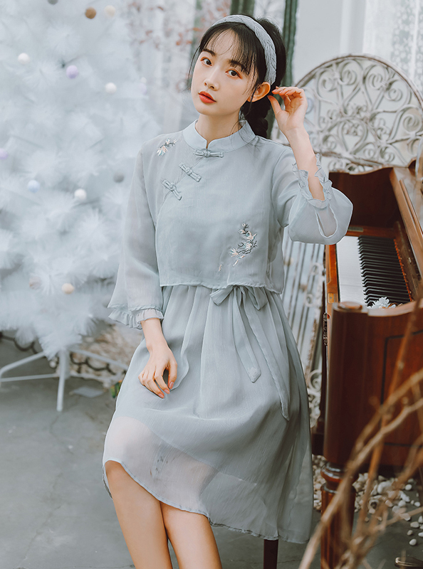 チャイナ風ワンピース チュニック ドレス 唐装 漢服 チャイナ風服 レディースファション 民族風 可愛い レトロ スタンドネック 七分袖 ロング丈 S M L 刺繍入り 重ね着風 着痩せ 女子会 同窓会 グレーブルー シフォン Elegant