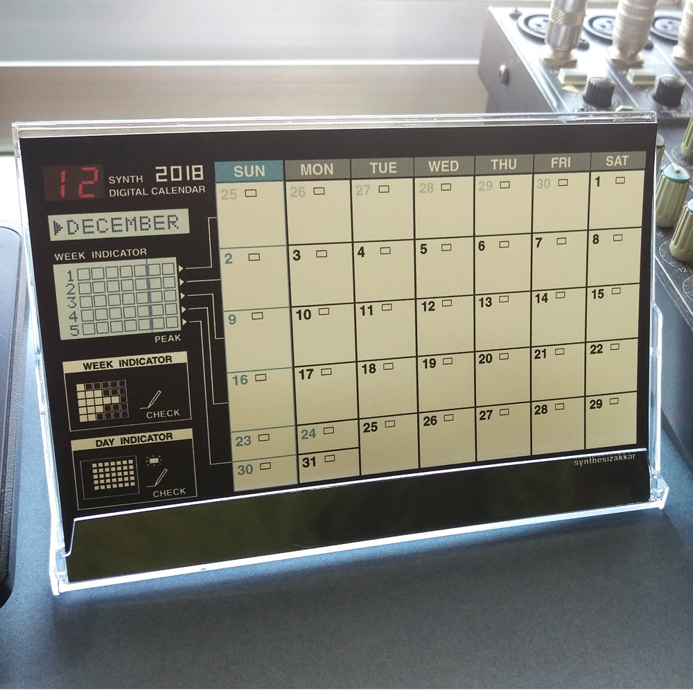 カレンダー Synth18 Digital Calendar 卓上カレンダー シンセサイザッカー