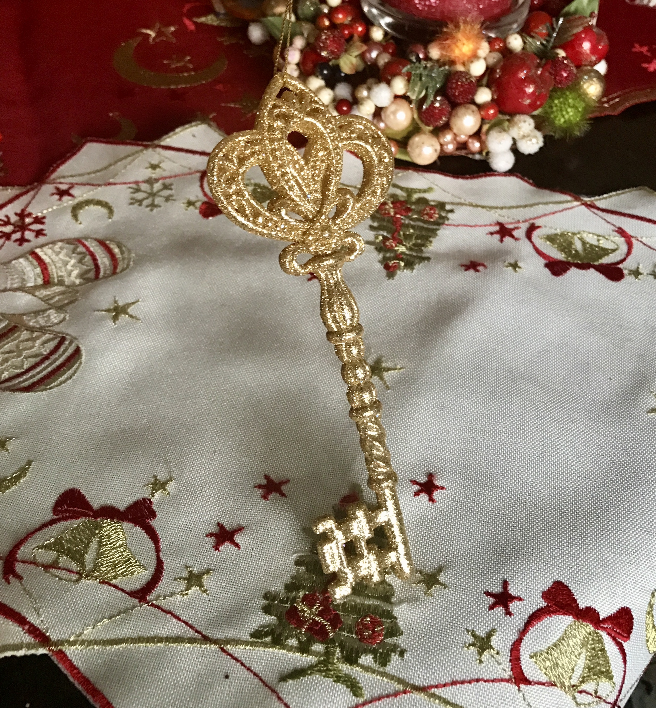 ロンドン クリスマスオーナメント Festive製 ゴールドの鍵 Golden Key Merry Unbirthday