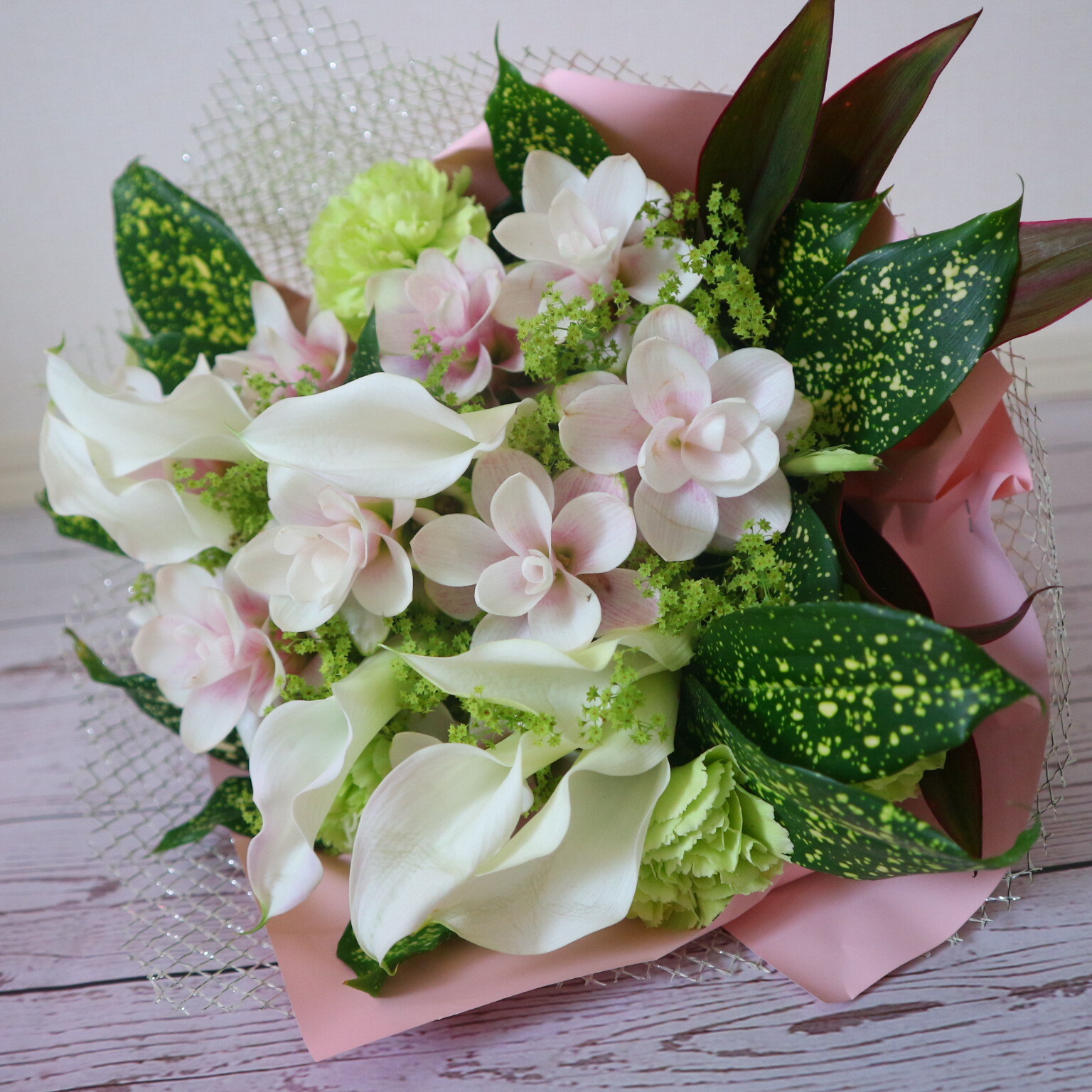 静岡県産 クルクマとカラーのブーケ 東京花市場