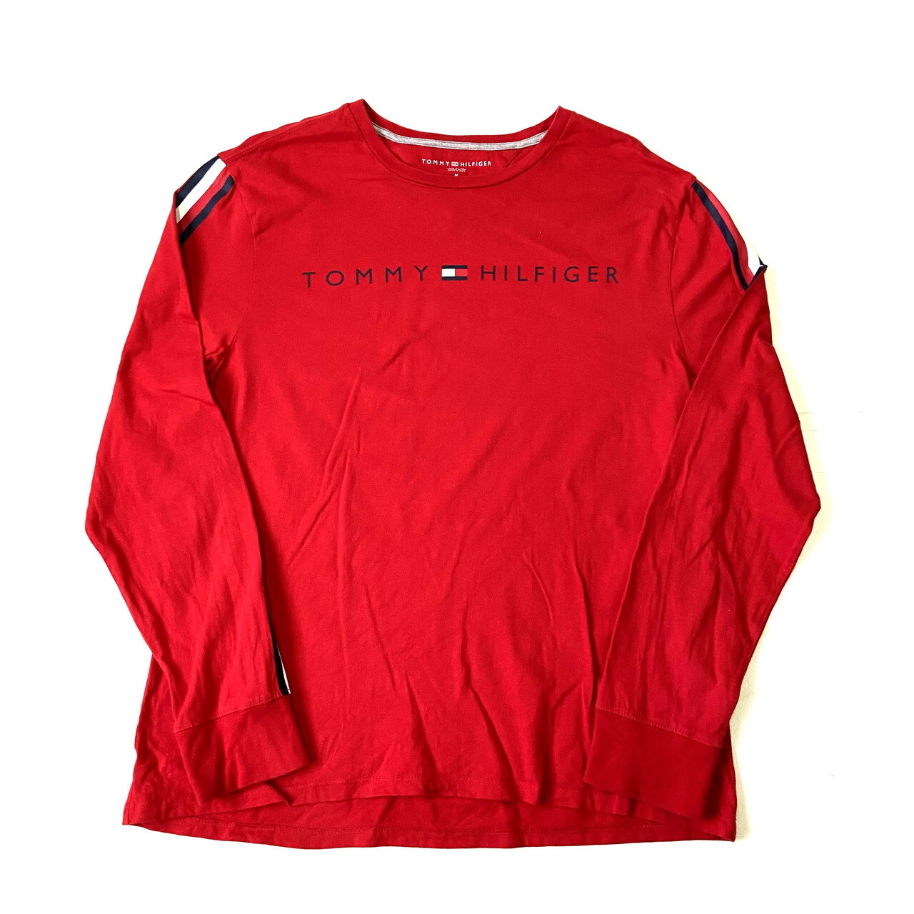 Tommy Hilfiger トミーヒルフィガー フロントロゴ ロングtシャツ ロンt メンズm レッド 赤 古着 レディース 袖ライン ロングtシャツ Al2109 Cave 古着屋 公式 古着通販サイト