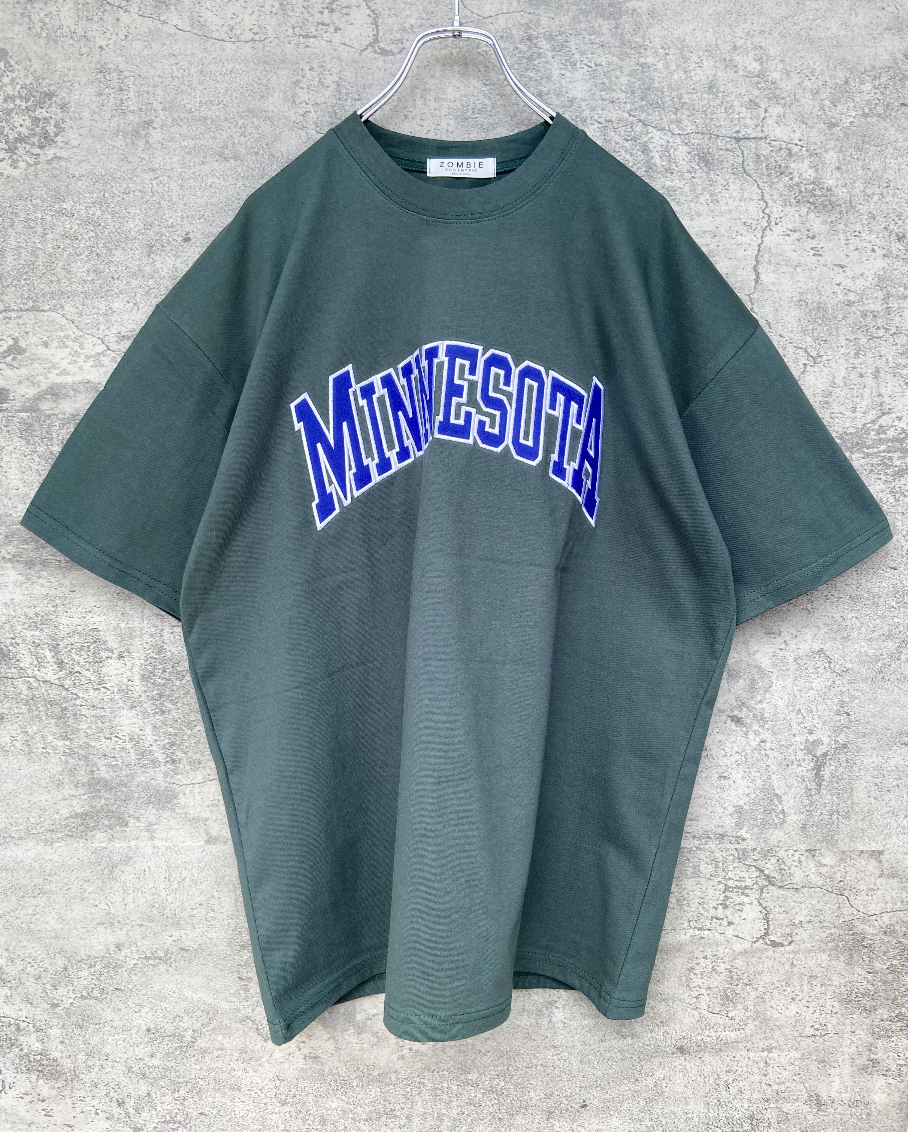 新品 Minnesota ミネソタ カレッジロゴ Tシャツ 濃緑 らくふる古着 リユース リメイク専門のオンライン古着shop