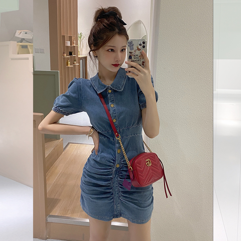 レトロ ゆるカジ ガーリー デニムワンピ ミニドレス レディース 半袖 ワンピース ミニ丈 ショート丈 ブルー 青 襟付き Vネック ボタン ギャザー パフスリーブ ハイウエスト シングルブレスト 脚長効果 スタイルアップ 体型カバー カジュアル Cute 楽ちん 男ウケ デート服