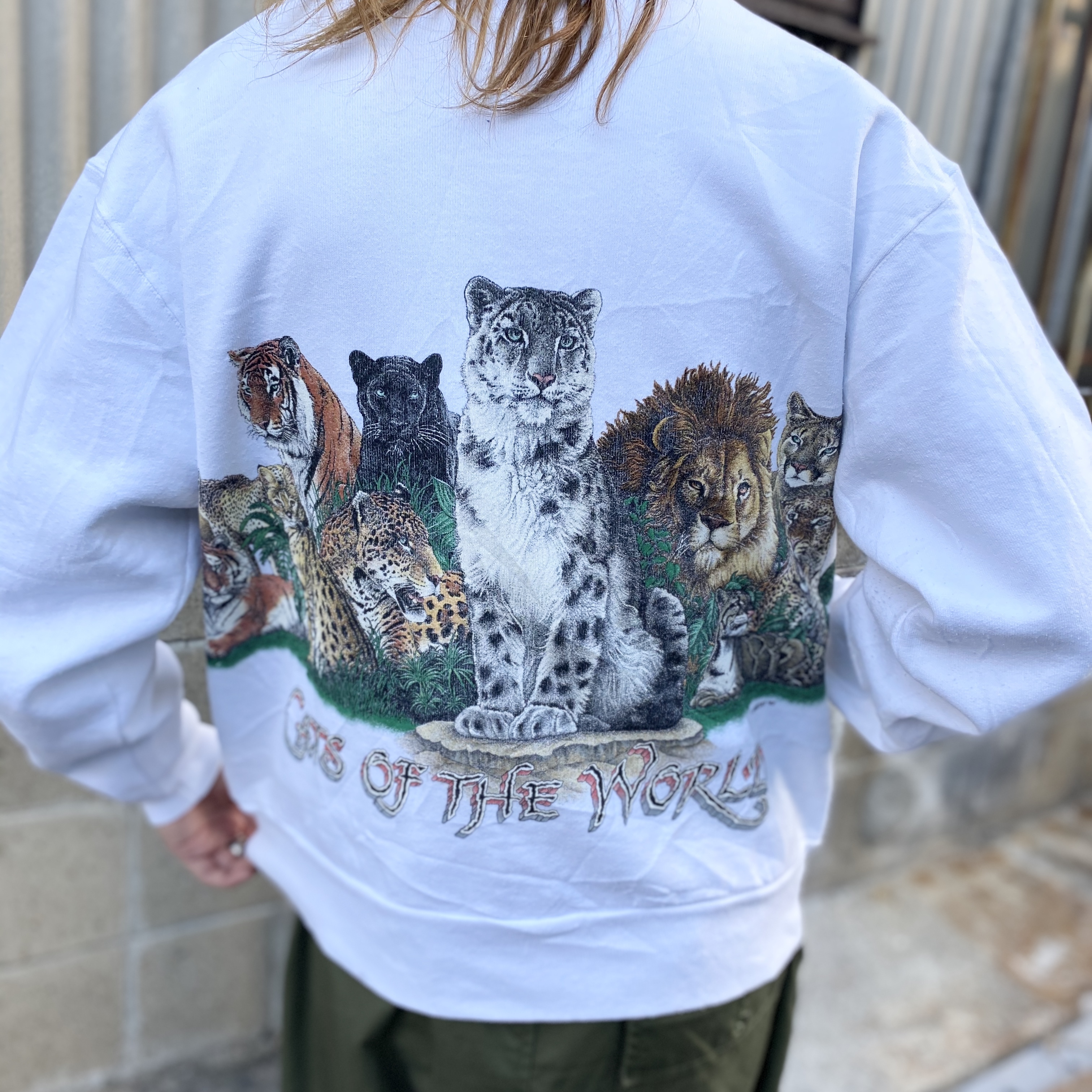 90年代 ビンテージ 虎 ライオン ヒョウ アニマルプリントスウェット トレーナー バックプリント メンズm相当 レディースl相当 古着 90s ヴィンテージ ホワイト 白 スウェット Cave 古着屋 公式 古着通販サイト