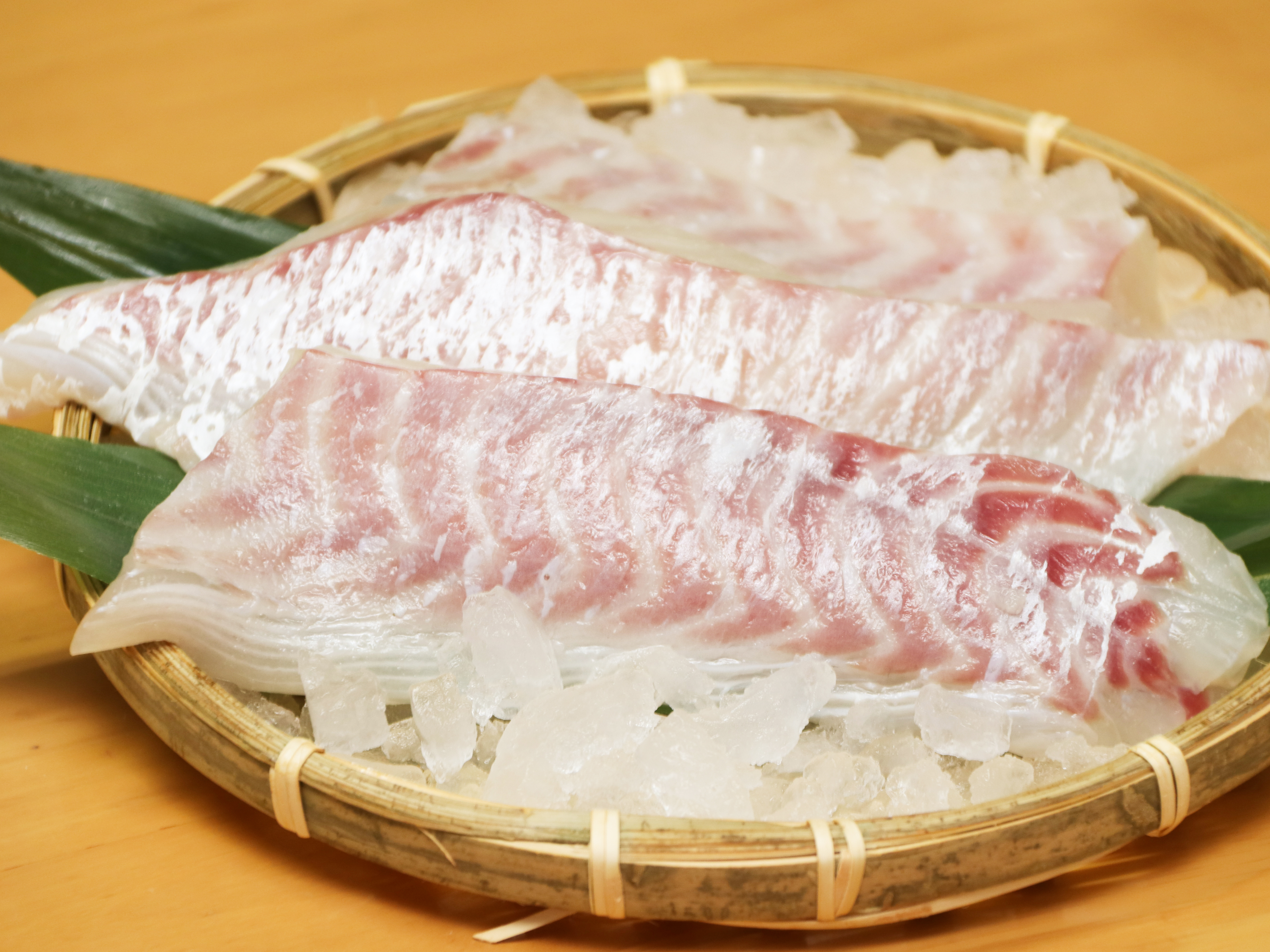 お刺身用アレンジも楽しめる6本 さばきたての鮮度そのまま 天草産 ぷりぷり真鯛のサク 85g 6本 ふく成オンラインショップ