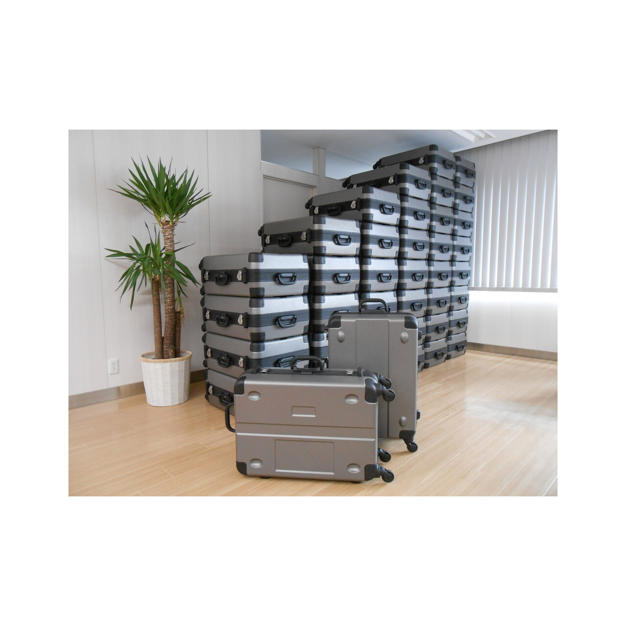 Lj 0703 64 ロジェールジャパン 業務用キャリーケース Lojel Japan Online