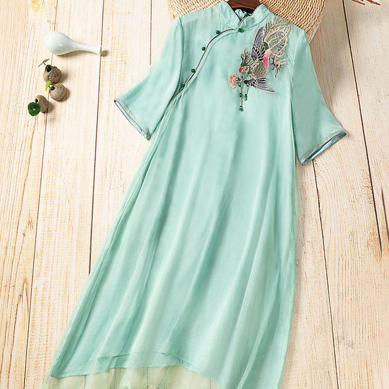 チャイナ風ワンピース チャイナ風服 中華服 改良型チャイナドレス 普段着 パーティー 女子会 七分袖 スタンドネックネック ロング丈 大きいサイズ S M L Ll 3l ライトグリーン 緑 刺繍入り シルク 高級感たっぷり Elegant