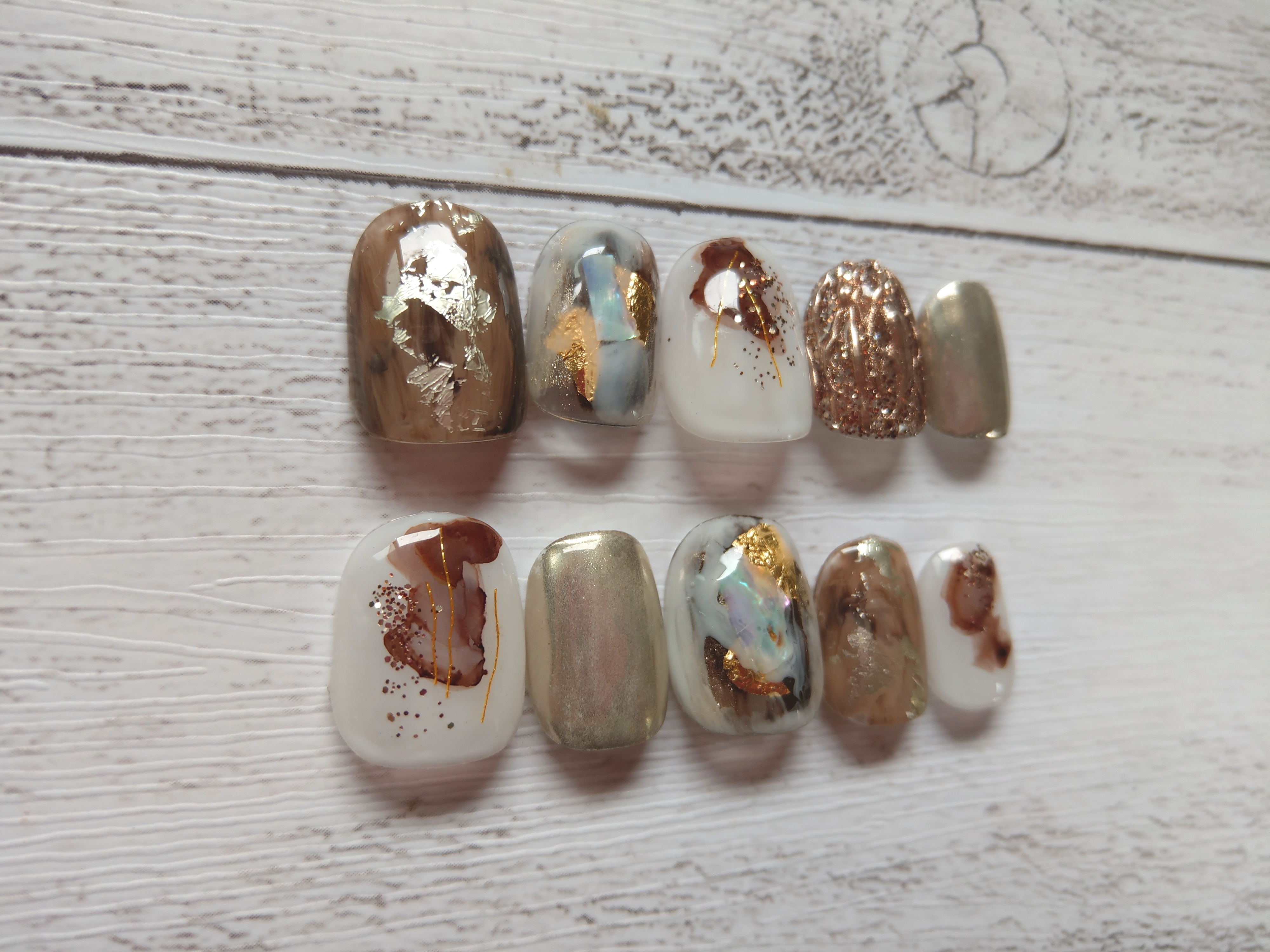 ブラウン シルバーミラー シェルのニュアンスネイルチップ Embellir Nail ネイルチップ専門店