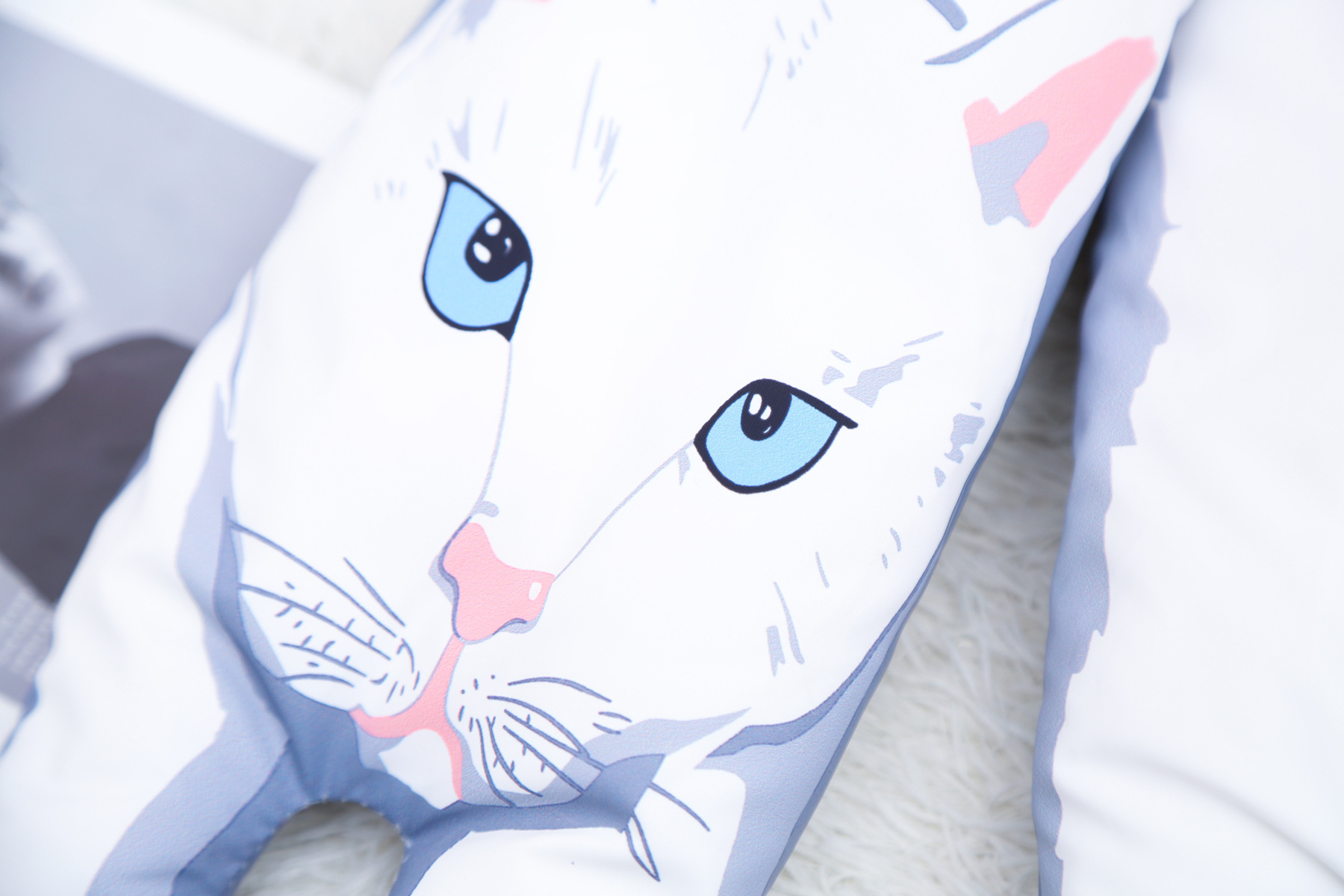 送料無料 青い目の白猫ちゃん 黒猫ちゃん ふわふわネックウォーマー 個性的な大人のファッション通販 Hana Circus