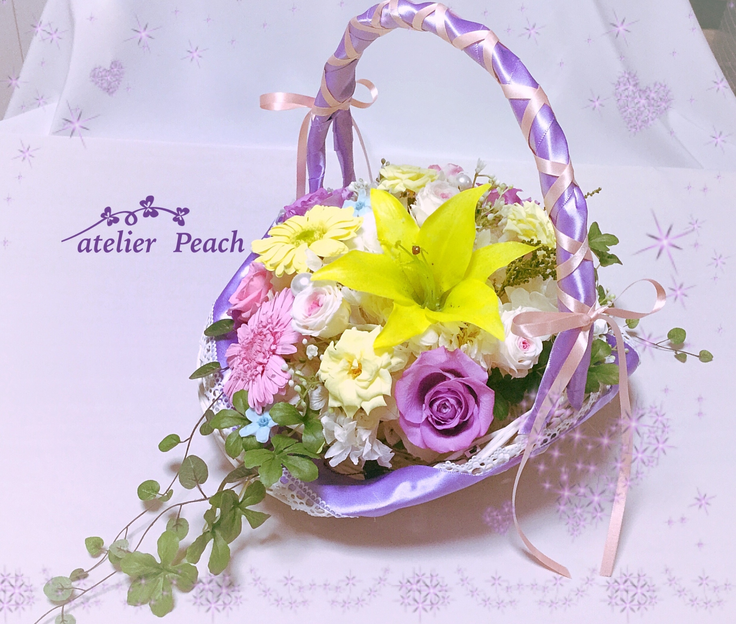 花かごブーケ 光る黄金の花入り アトリエpeach