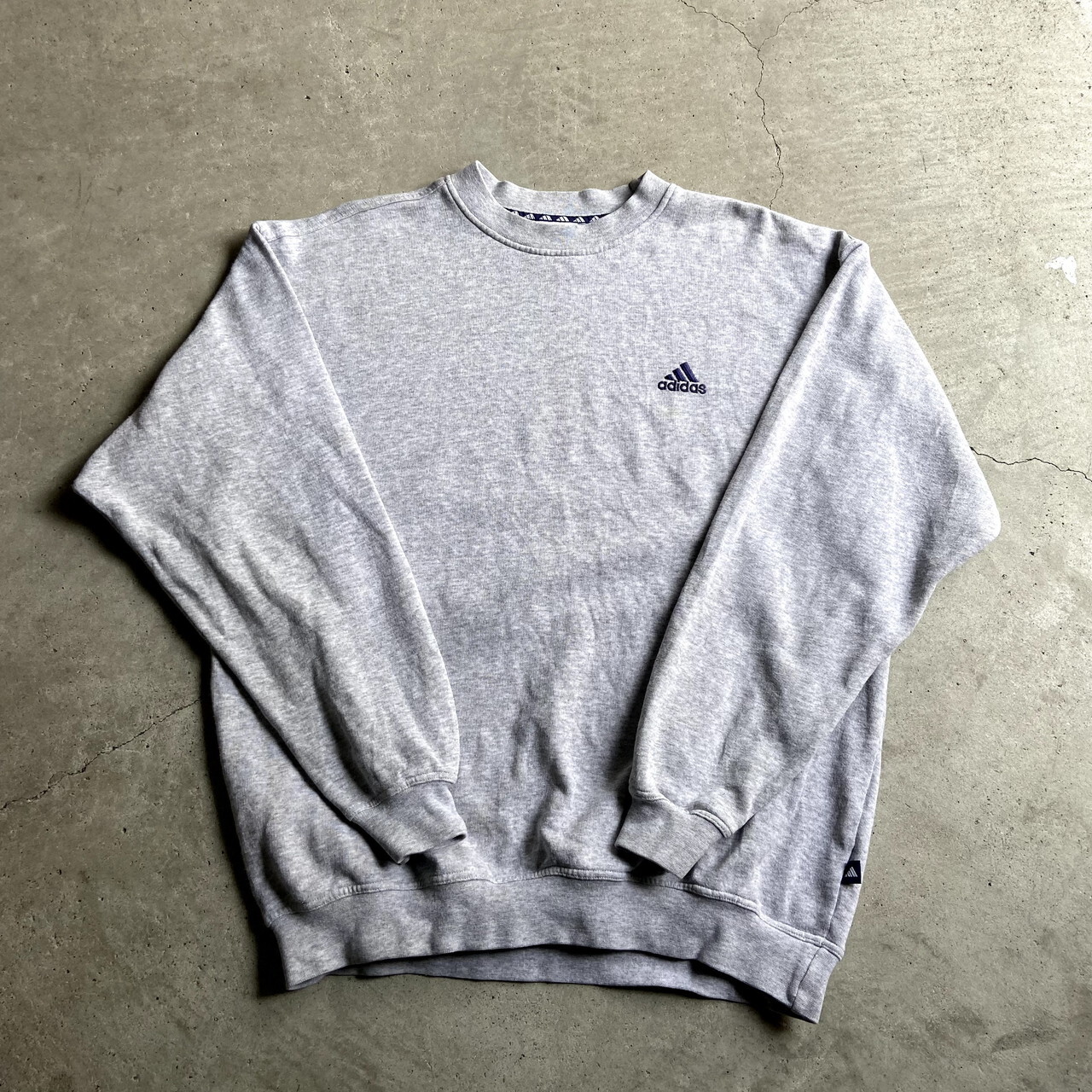 90年代 adidas アディダス 胸 ワンポイント ロゴ 刺繍 スウェット トレーナー メンズL 古着 90s ビンテージ ヴィンテージ トレーナー グレー【スウェット】【AL2109】 | cave 古着屋【公式】古着通販サイト powered by BASE