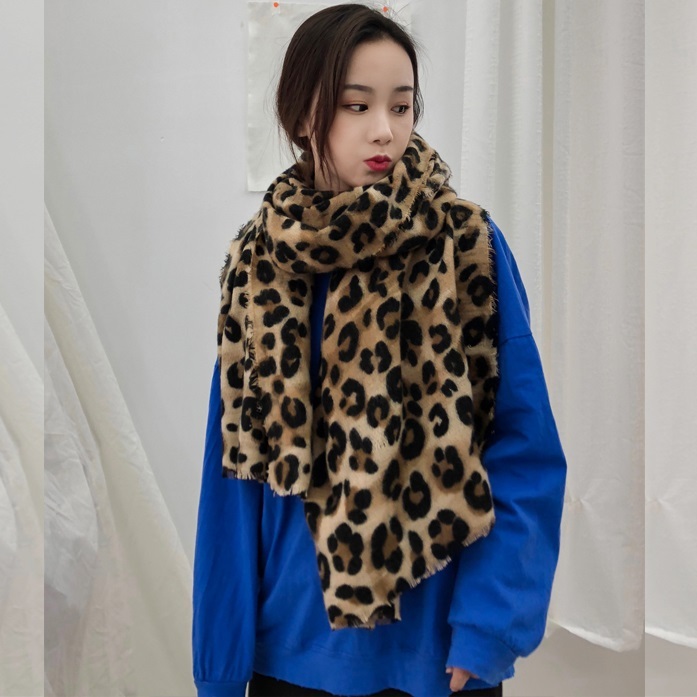 Stole Leopard Stylish 小物 ストール マフラー ショール 巻き物 ヒョウ柄 レオパード柄 アニマル柄 大判 大人 可愛い きれいめ カジュアル オシャレ スタイリッシュ こなれ感 デイリー お出かけ デート ショッピング 暖か 春 秋 冬 レディース Sea Sign Post