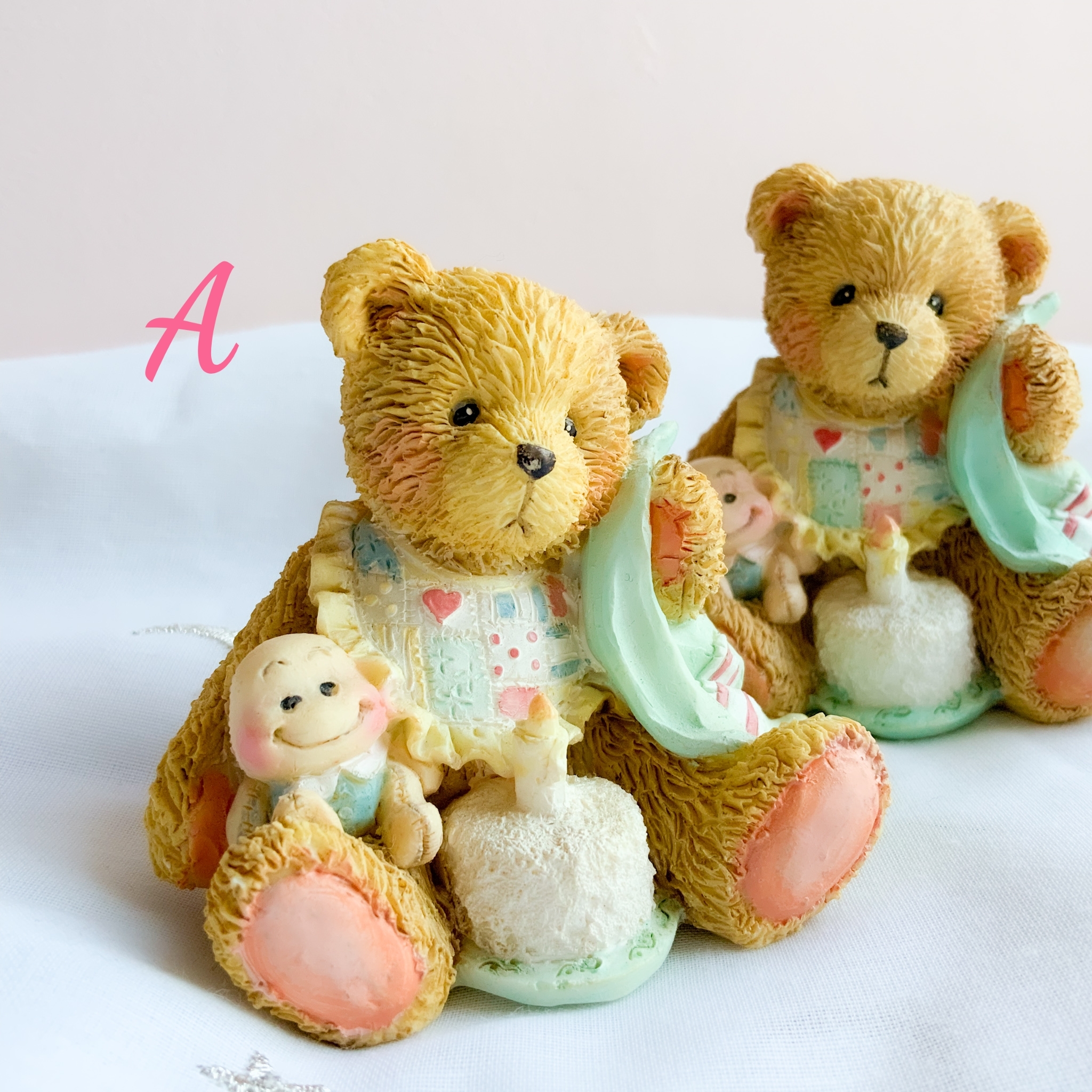 Cherished Teddies お気に入りのぬいぐるみを抱えたくまとケーキ フィギュア くまの輸入雑貨とハンドメイドのお店 ぬぬるす