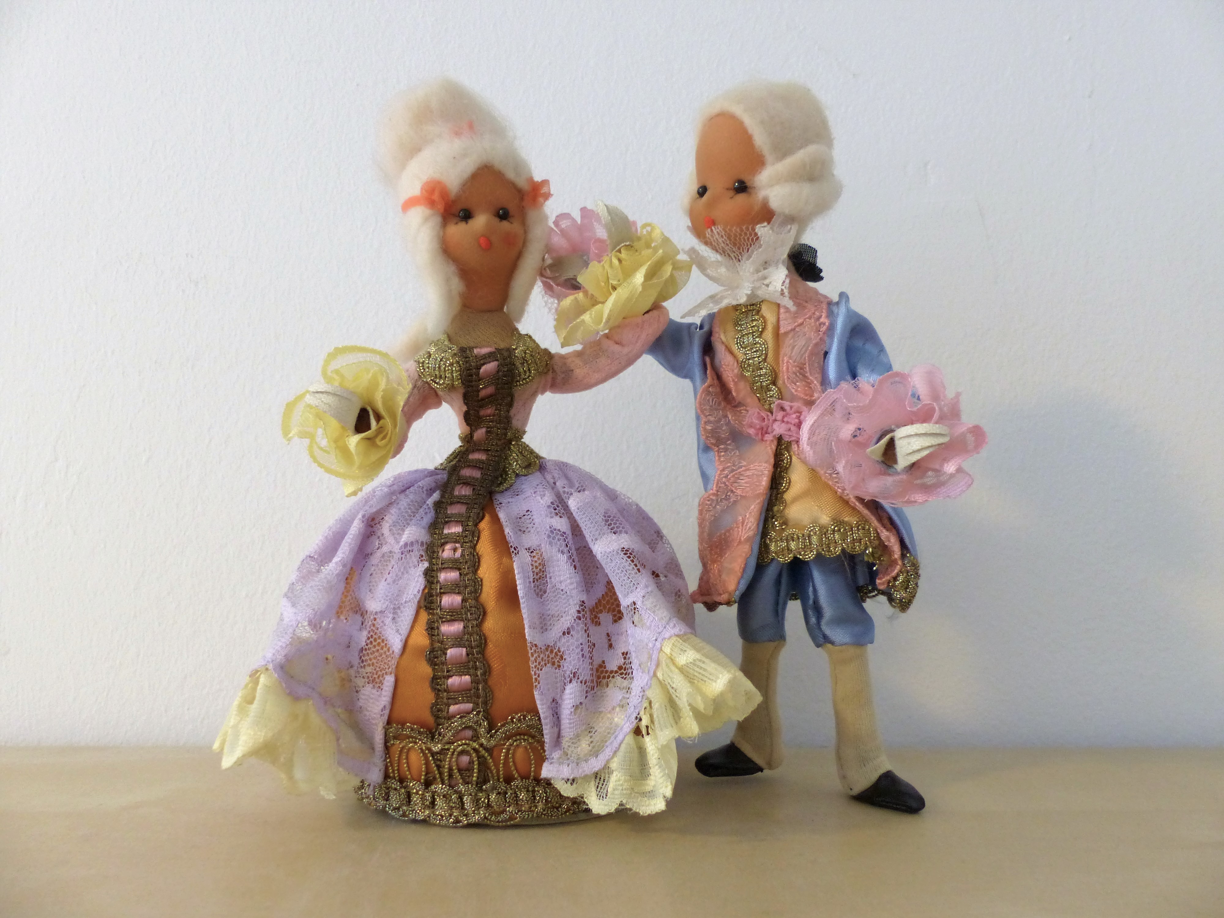 ポーズ人形 お姫様と王子様 こりすのパン屋