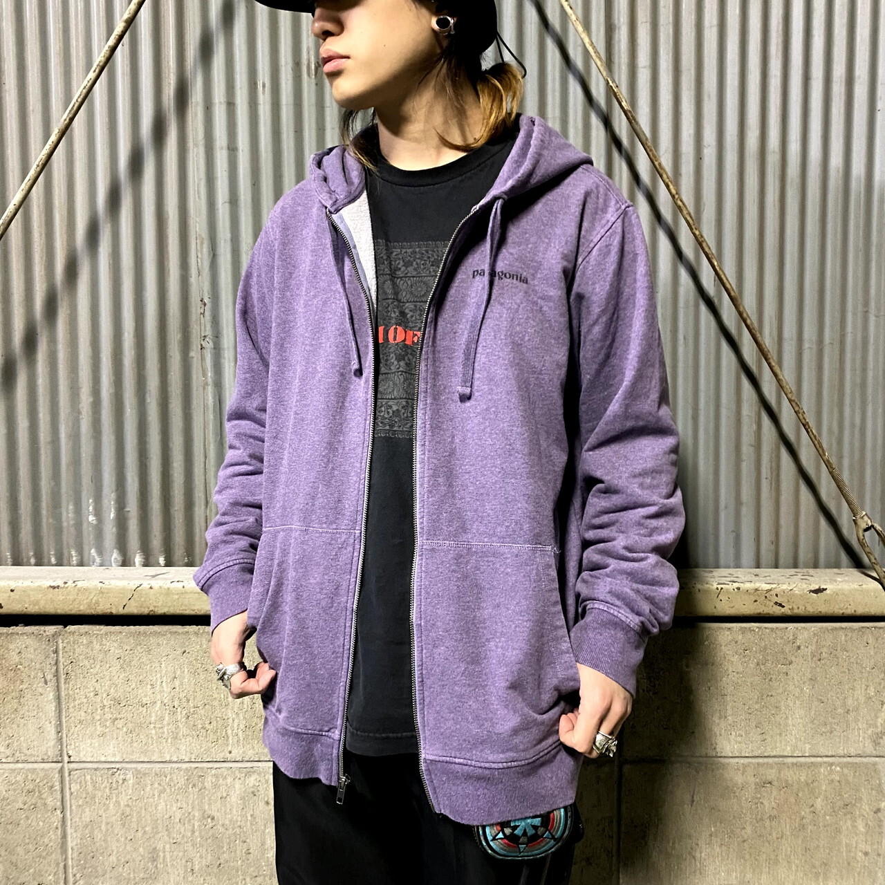Patagonia パタゴニア オーガニックコットン ワンポイントロゴ バックロゴプリント フルジップパーカー メンズl 古着 スウェットパーカー ラベンダー パープル 紫色 パーカー Al Cave 古着屋 公式 古着通販サイト 夏物最大50 Off開催中