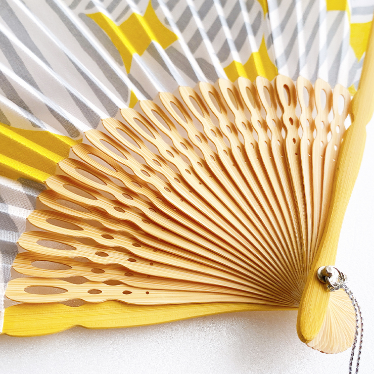 扇子 箱入り 袋入り オシャレ せんす 扇子 センス 女性用 夏 爽やか 涼しい 北欧 雑貨 柄 レディース 花柄 生地 かわいい 生地 おしゃれ ラッピング 母の日 敬老の日 ギフト 贈りもの ブランド Maison Blanche メゾンブランシュ