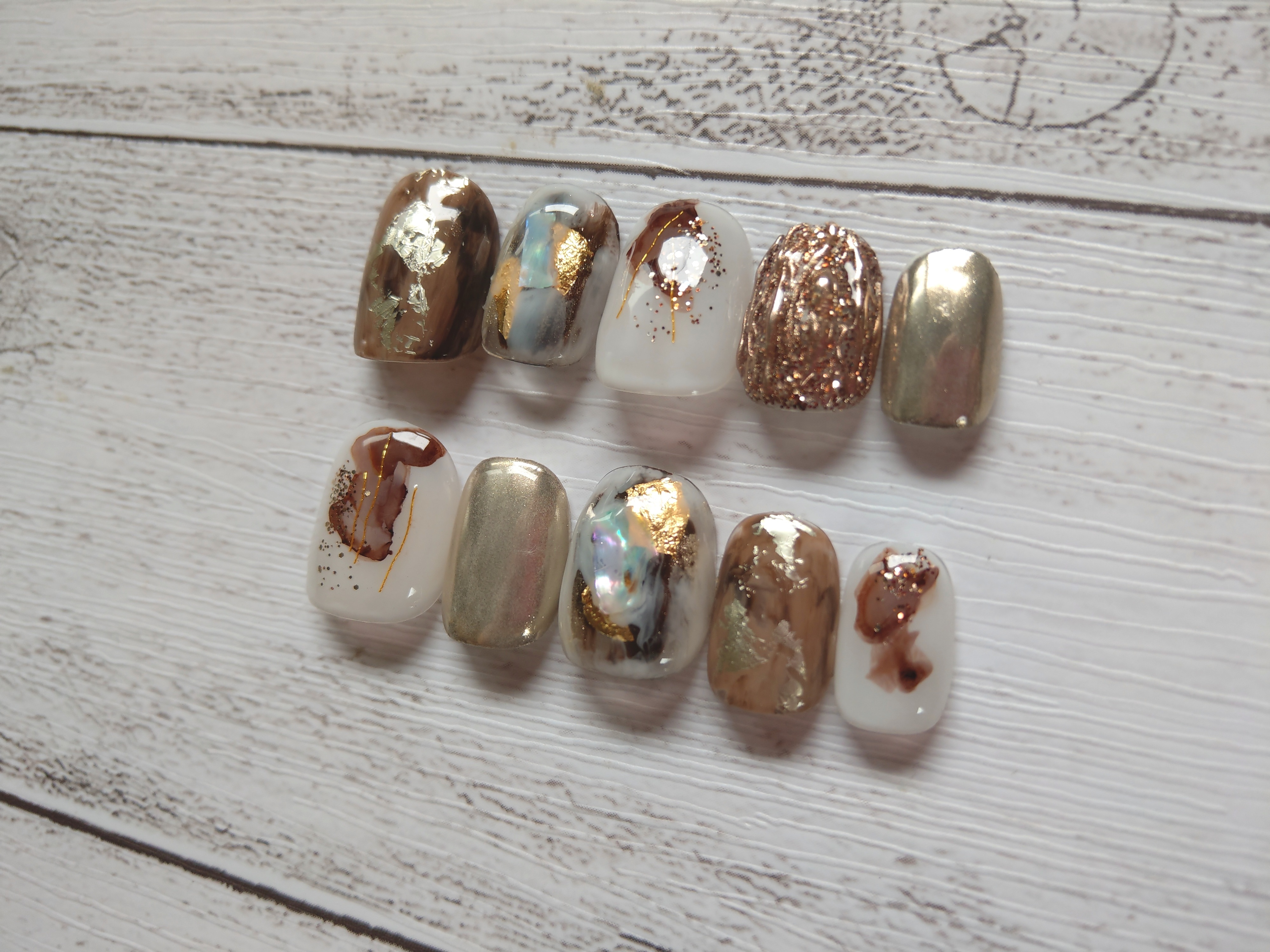 ブラウン シルバーミラー シェルのニュアンスネイルチップ Embellir Nail ネイルチップ専門店