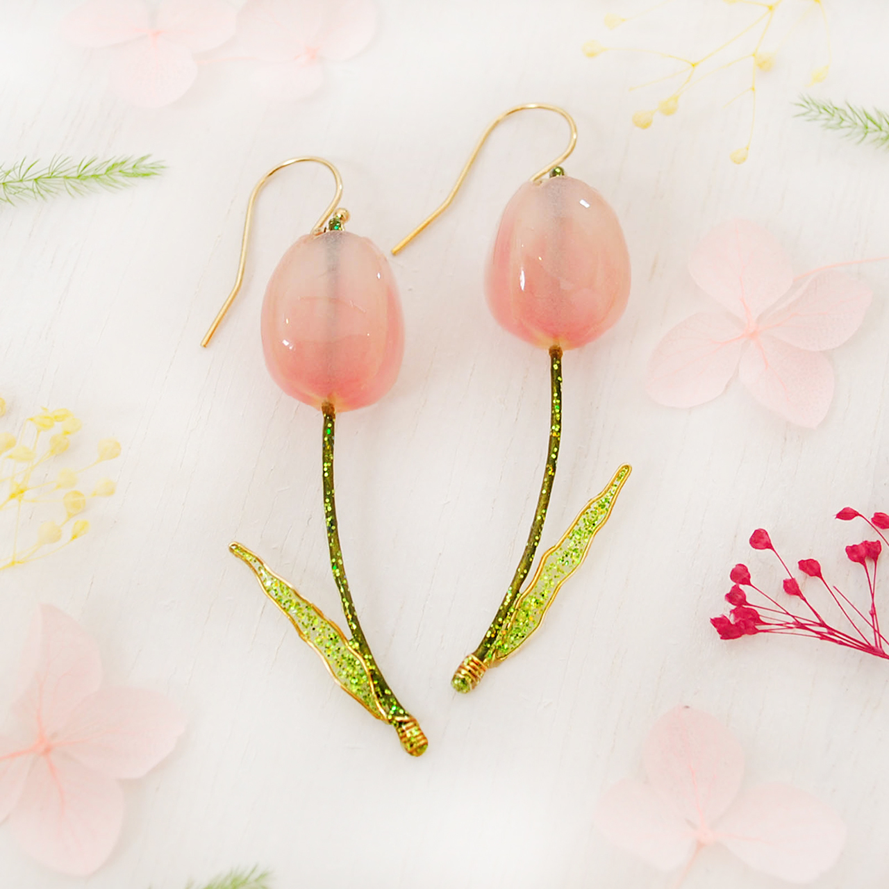 桜ピンクのチューリップピアス 優しさをそえて イヤリング対応 サプライズを彩る特別なプレゼント さぷろぽ Official Store