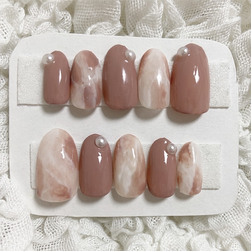 ピンクの大理石ネイルチップ Marichips