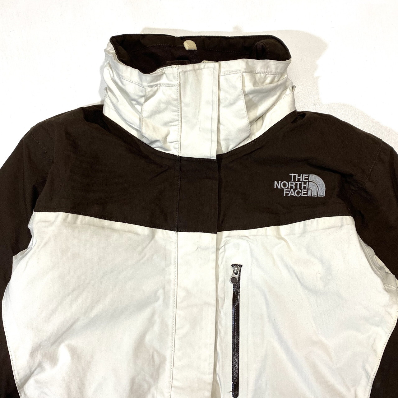 08年製 ザ ノースフェイス ハイベント 中綿入り マウンテンパーカー レディースxs 古着 The North Face Hyvent ナイロンジャケット ブラウン ホワイト アウトドアジャケット Cave 古着屋 公式 古着通販サイト