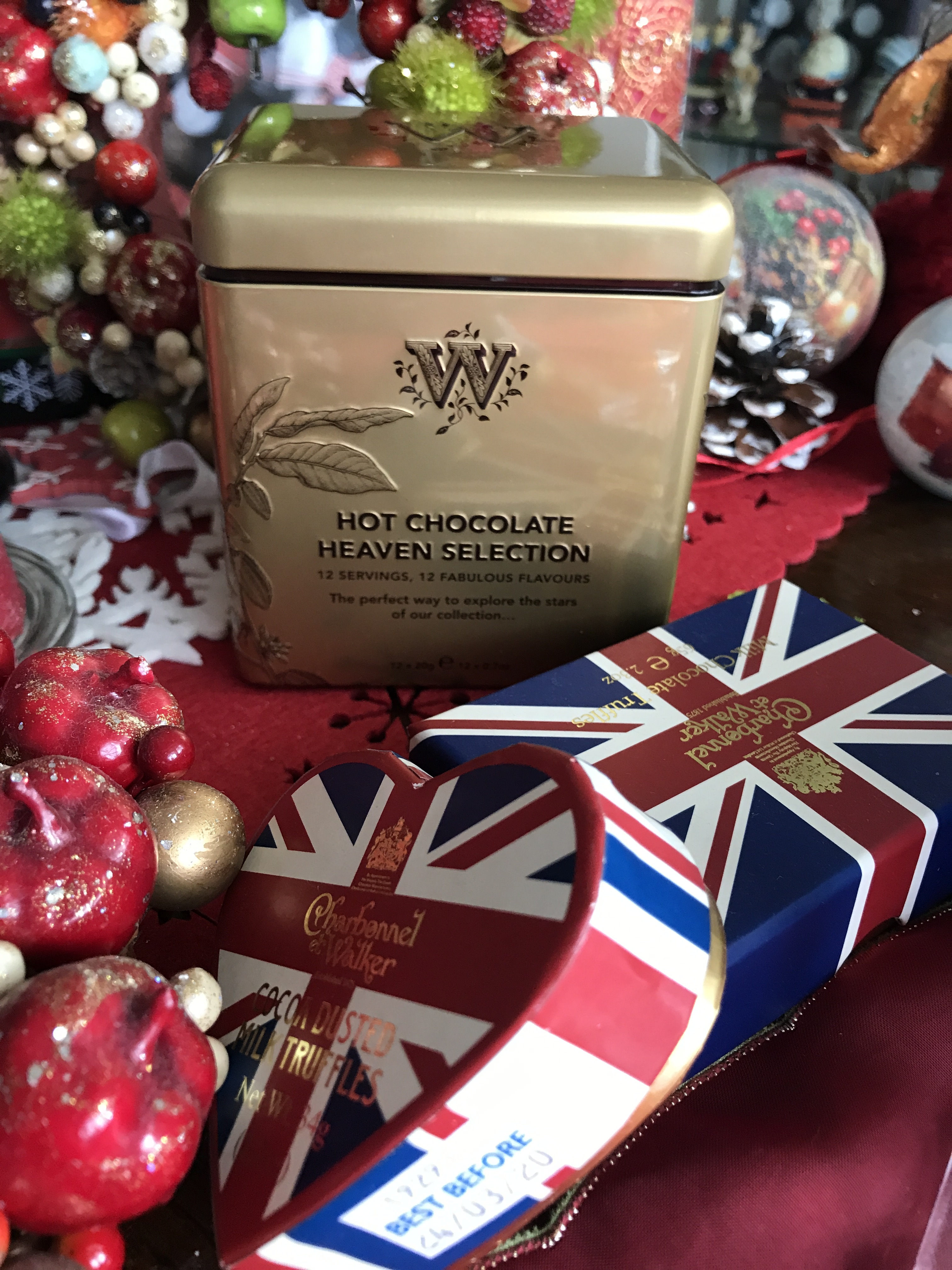 Whittard ウィッタード ホットチョコ12種アソート Hot Chocolate Heaven Selection Tin ココア イギリス 値下げ Merry Unbirthday