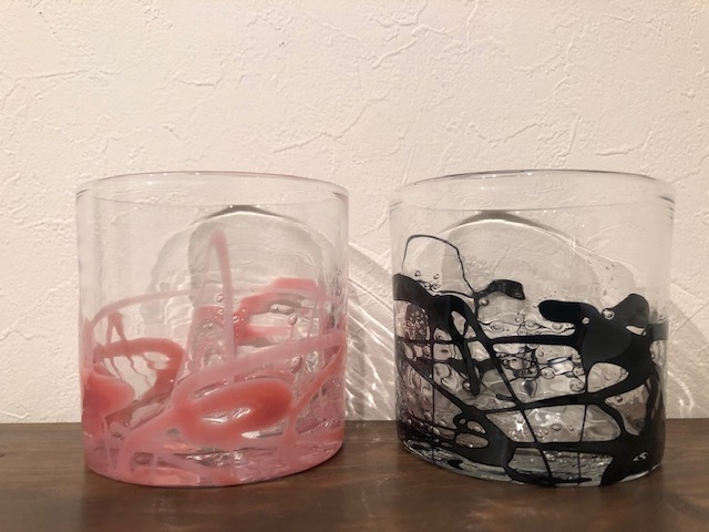 琉球ガラス ペアセット 2個セット ロックグラス セット 黒 ピンク 泡盛 焼酎 ウィスキーグラス お洒落なペアグラス 開業祝い 引っ越し祝い 結婚祝い 大切な人への贈り物 島元屋