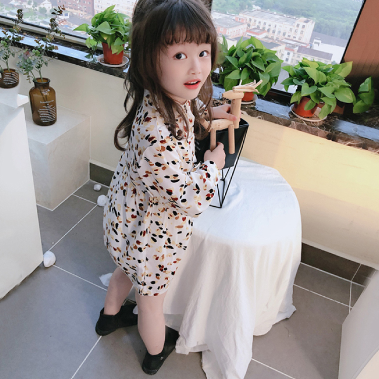 90 130 ワンピース オフホワイト 総柄 女の子 ドレス 秋冬 新作 韓国子供服 Q Toworld キュートワールド 子供服 メール便は何点でも送料の合計は280円