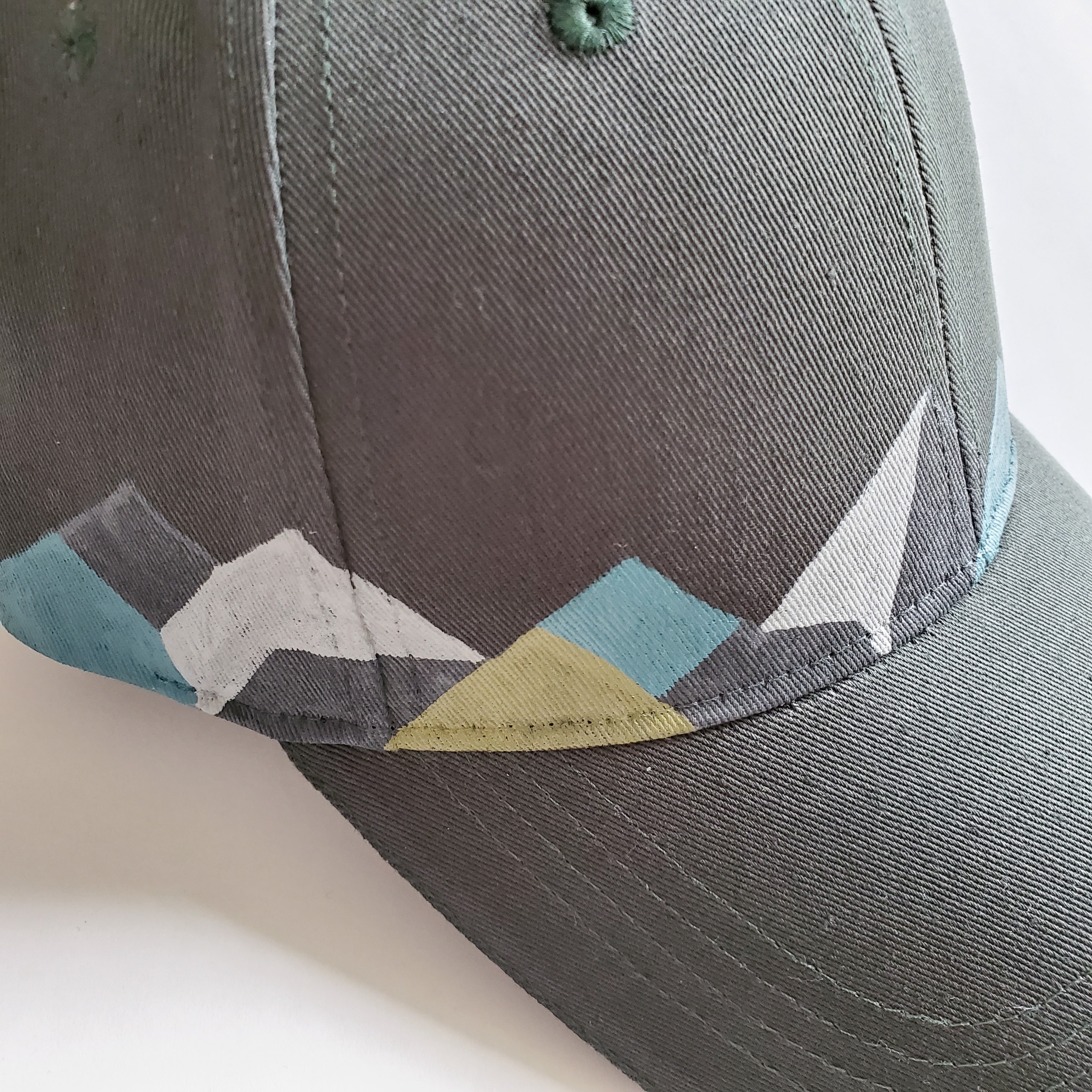 パステルカラーの山デザイン アウトドアキャップ パステル山脈 暮らしにひとかけらのアートを 身につけるアート ペイントスリッポンrulah ルーラー