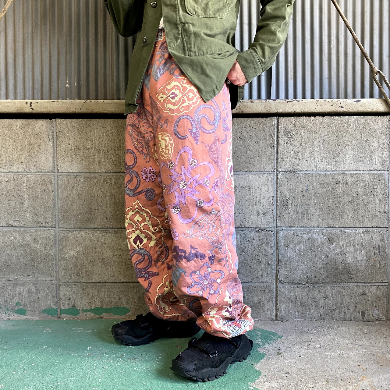 90年代 オーストリア製 Chiemsee キムジー ウィンドサーフィン 総柄 ナイロンパンツ メンズm相当 古着 90s ビンテージ ヴィンテージ オレンジ セーリング イージーパンツ ロングパンツ Cave 古着屋 公式 古着通販サイト