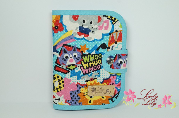 診察券 保険証 お薬手帳入れ 通院用ケース 手作りマルチケース アニマル ポップ柄 ブルー 手作り母子手帳ケースの Lovely Lily