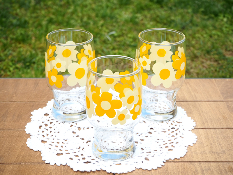 佐々木硝子 定番のレトロポップ花柄グラス 中サイズ 昭和レトロ Honeycoco ハニココ